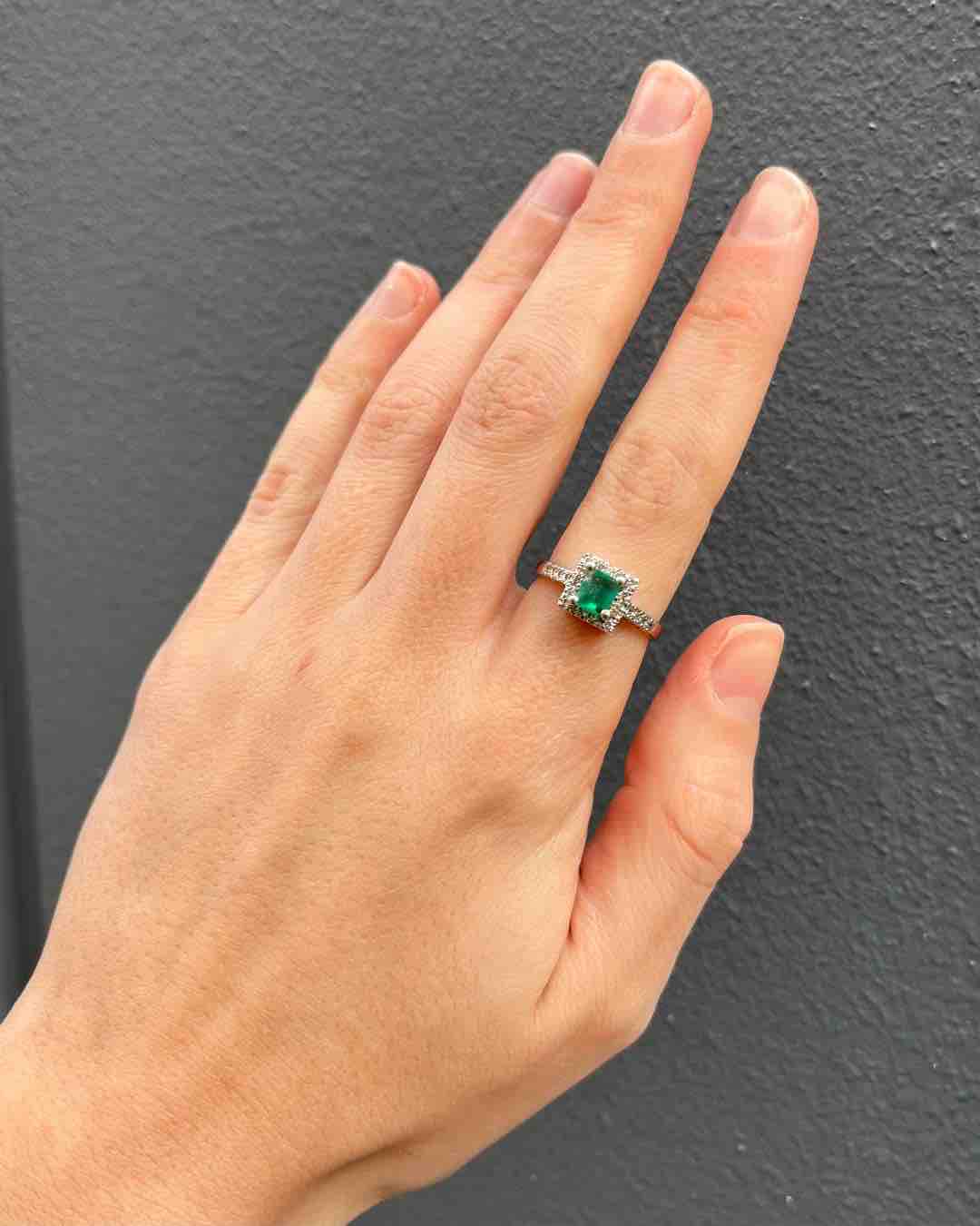 Bague style Art-Déco émeraude & diamants "Mélania"