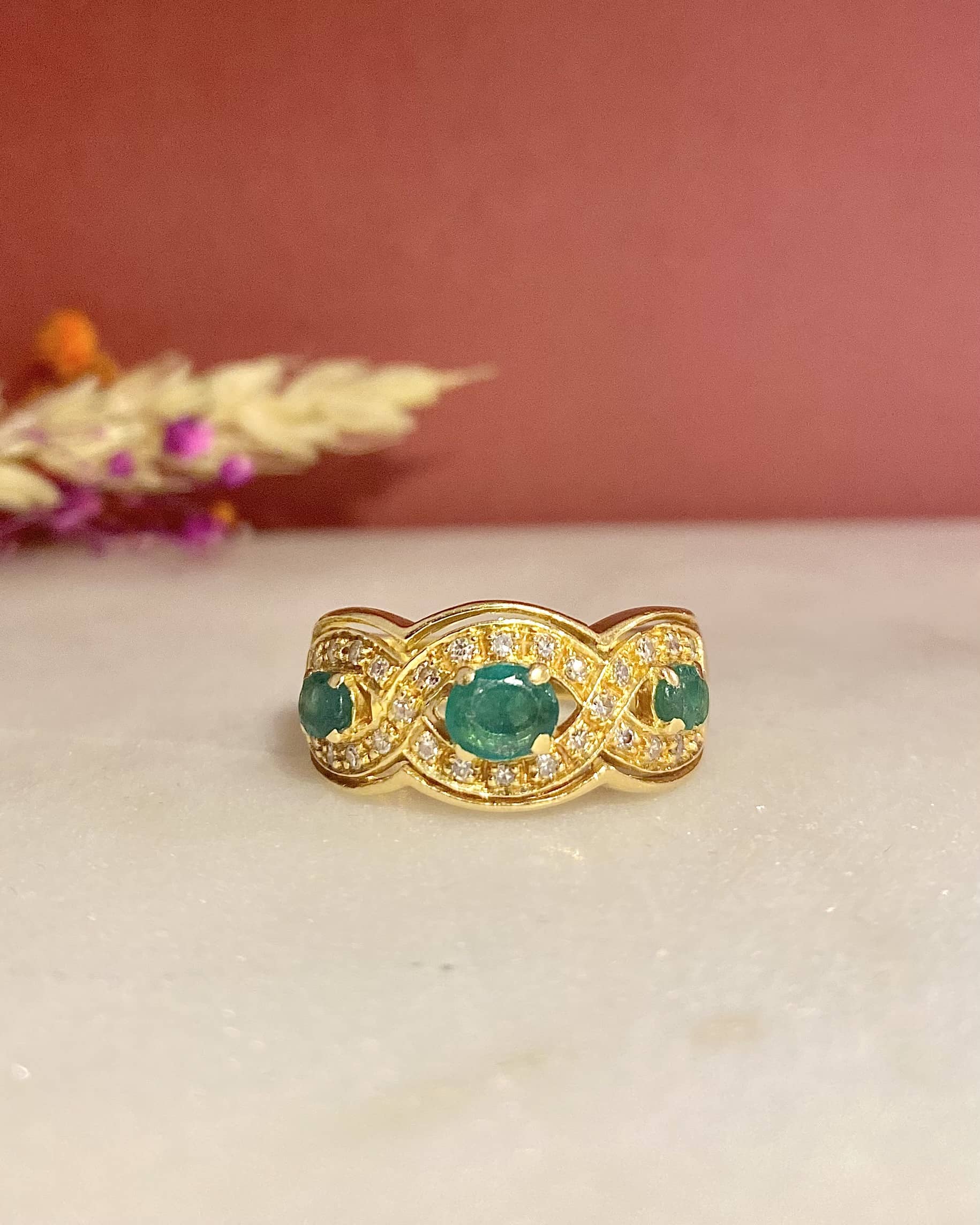 Bague Jonc Emeraudes 0.72 carat & 28 Diamants "Constance"