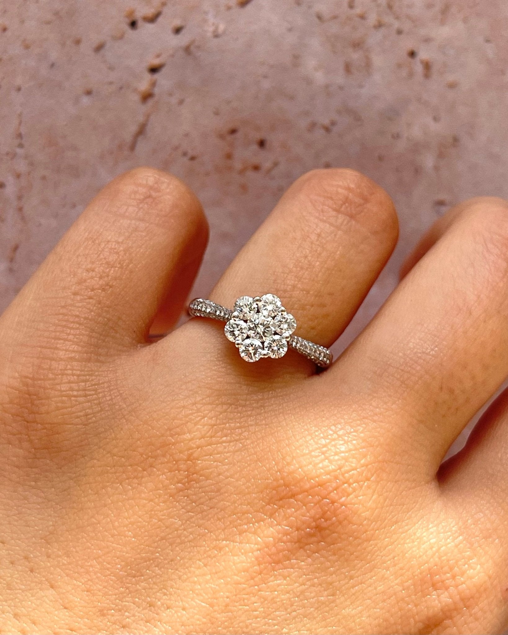 Bague Fleur 63 Diamants 0.98 carat "Théodora" - Elliade Paris