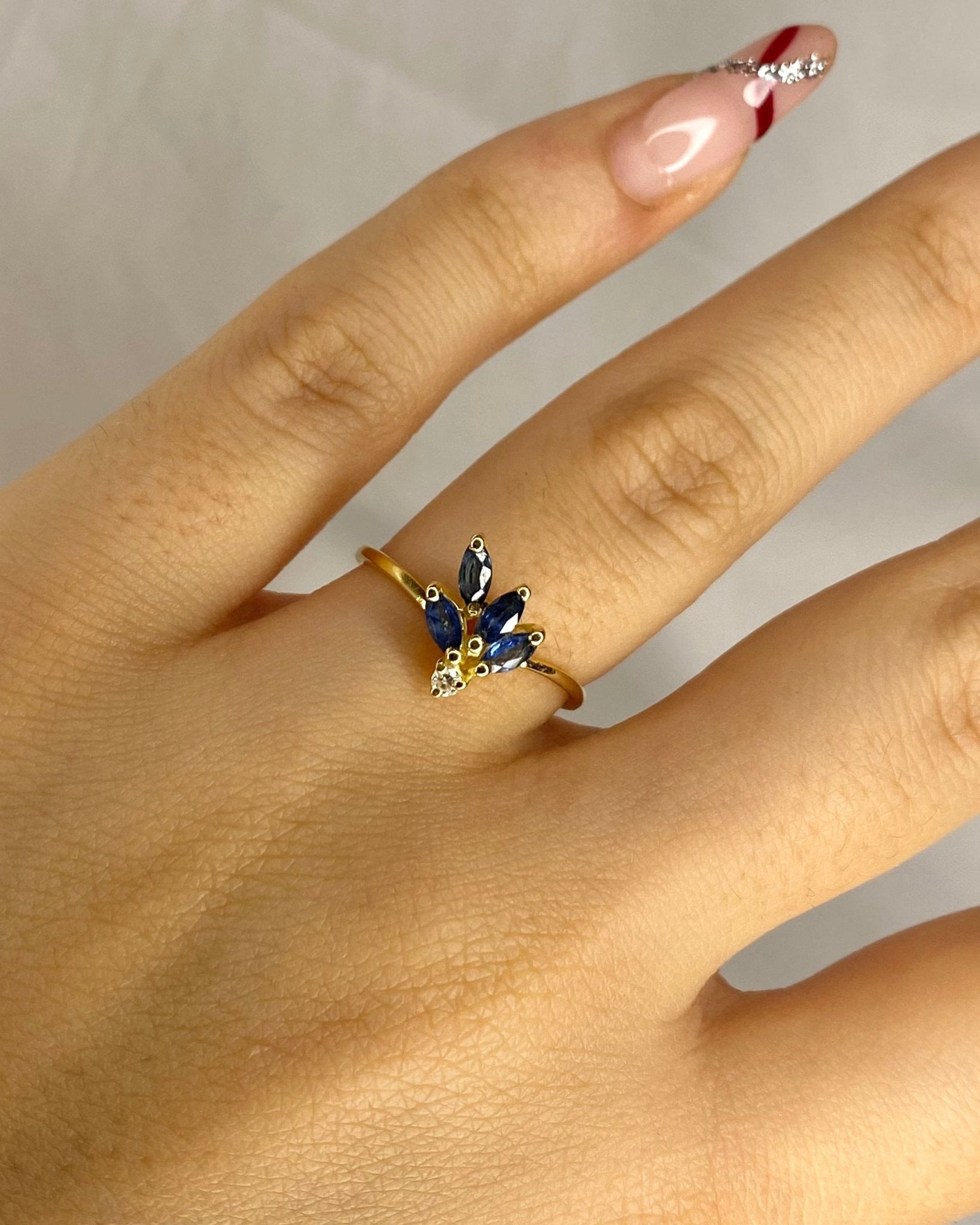 Bague Fleur Déstructurée 4 Saphirs & Diamant "Raphaëlle" - Elliade Paris