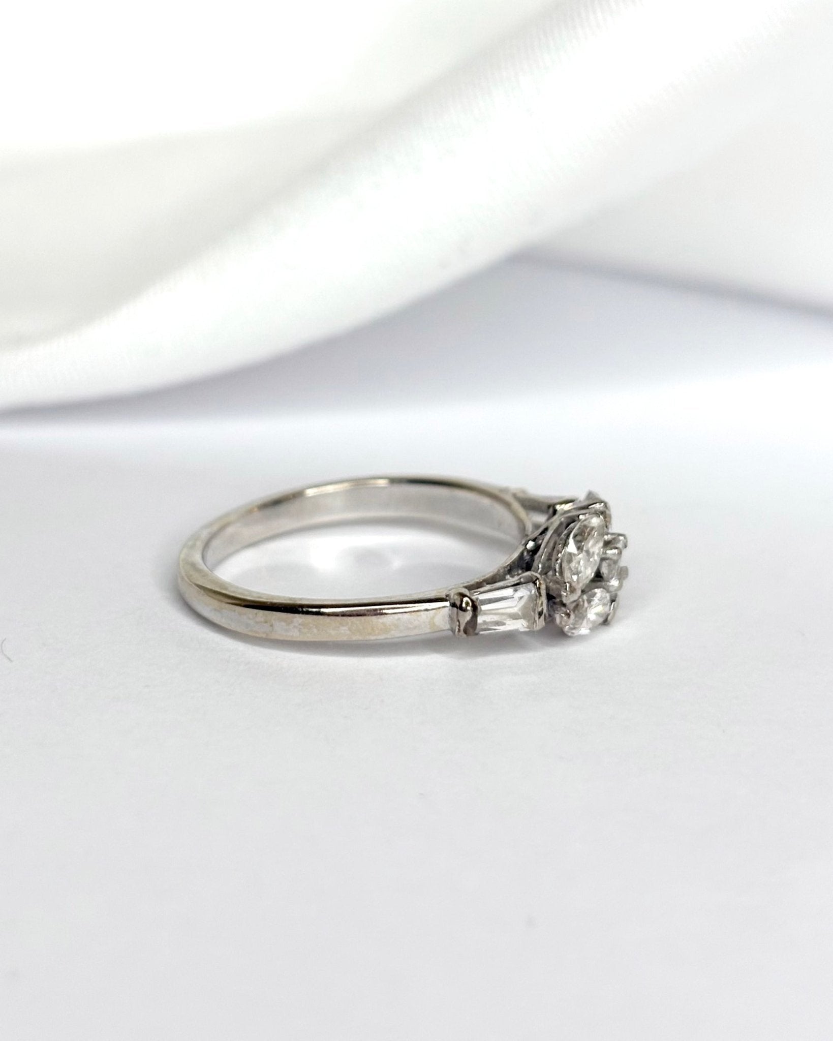 Bague Fleur Diamants Marquise 0.59 carat "Isabelle" - Elliade Paris