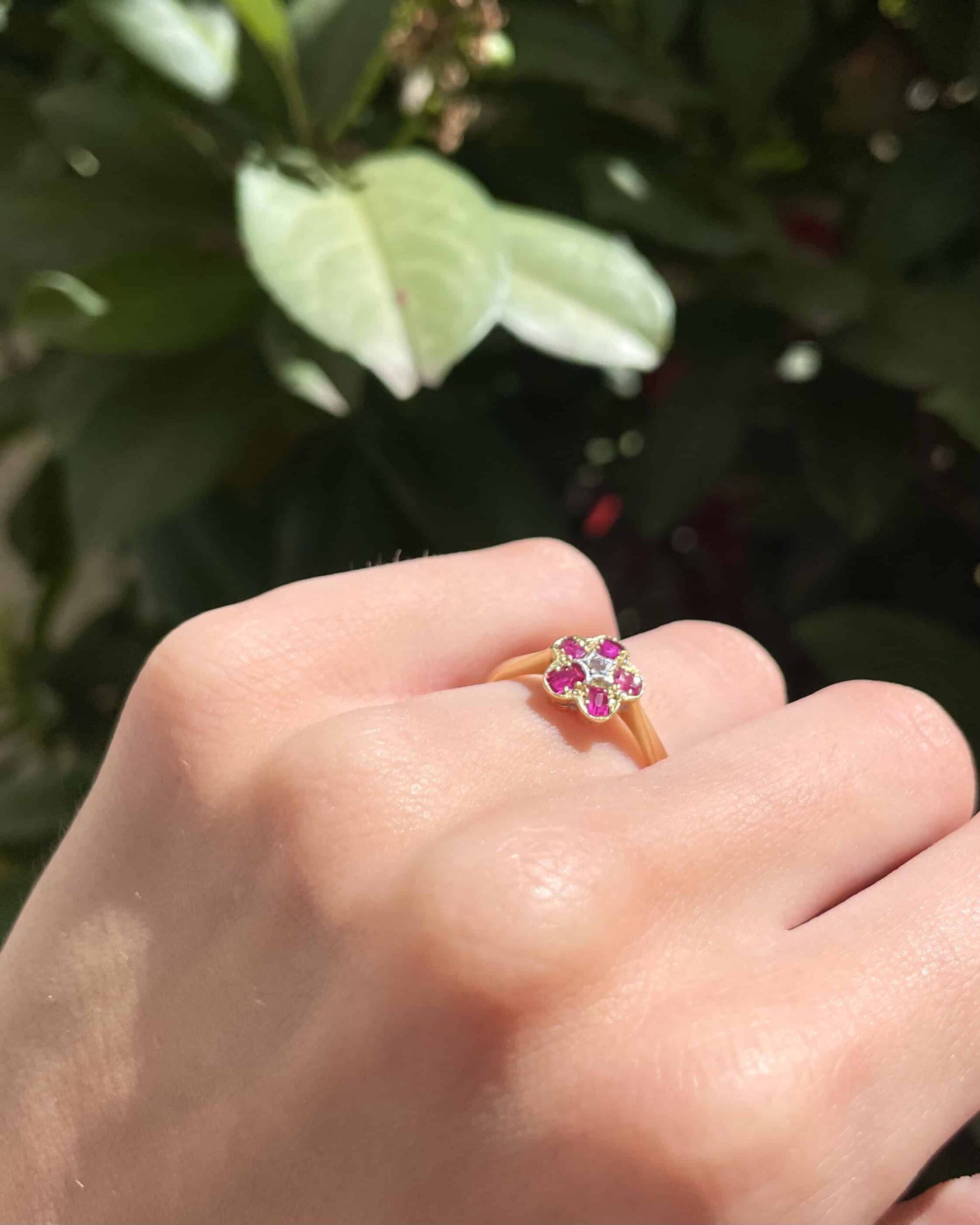 Bague Marguerite Rubis 0.45 carat coeur Diamant "Loreena"