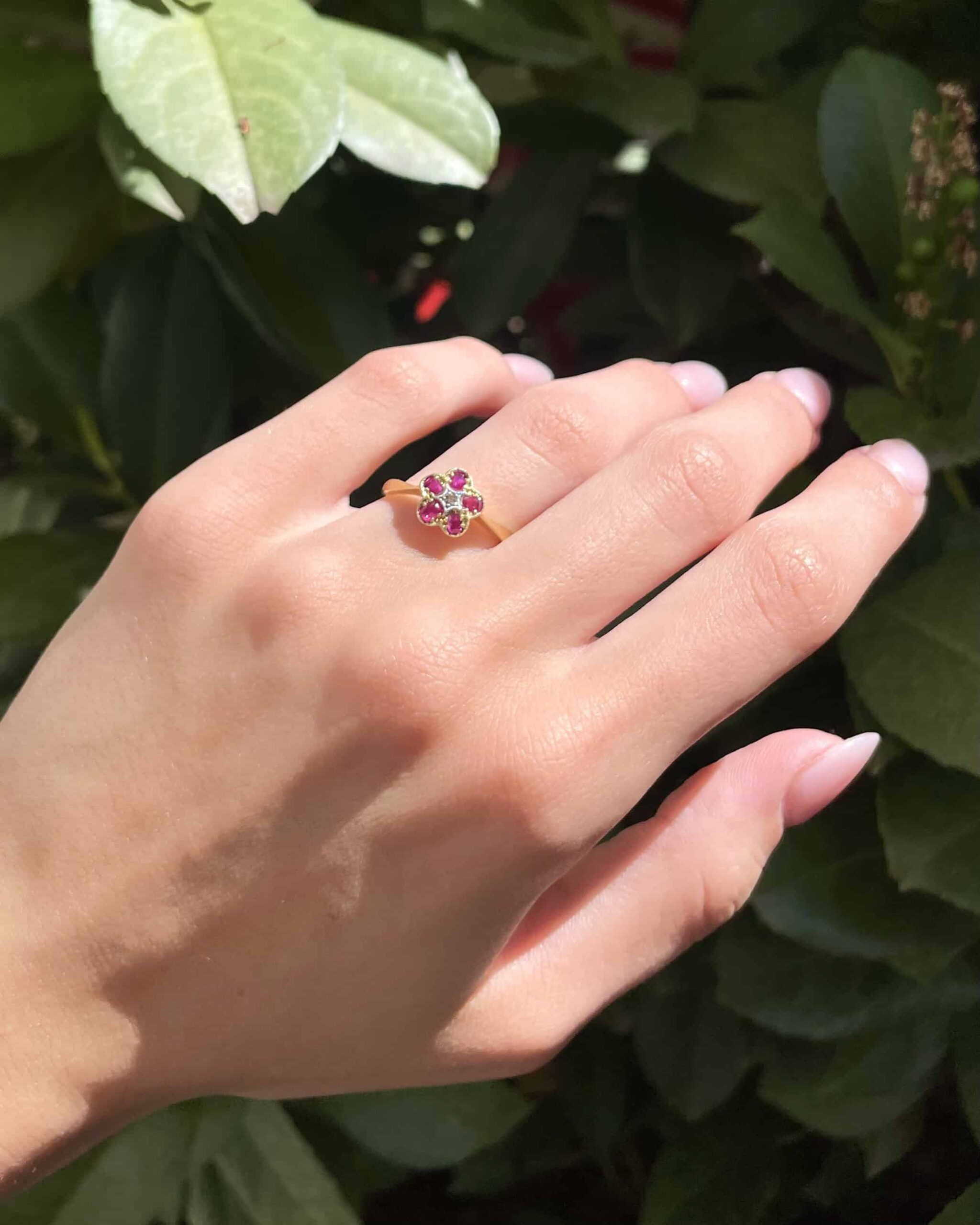 Bague Marguerite Rubis 0.45 carat coeur Diamant "Loreena"