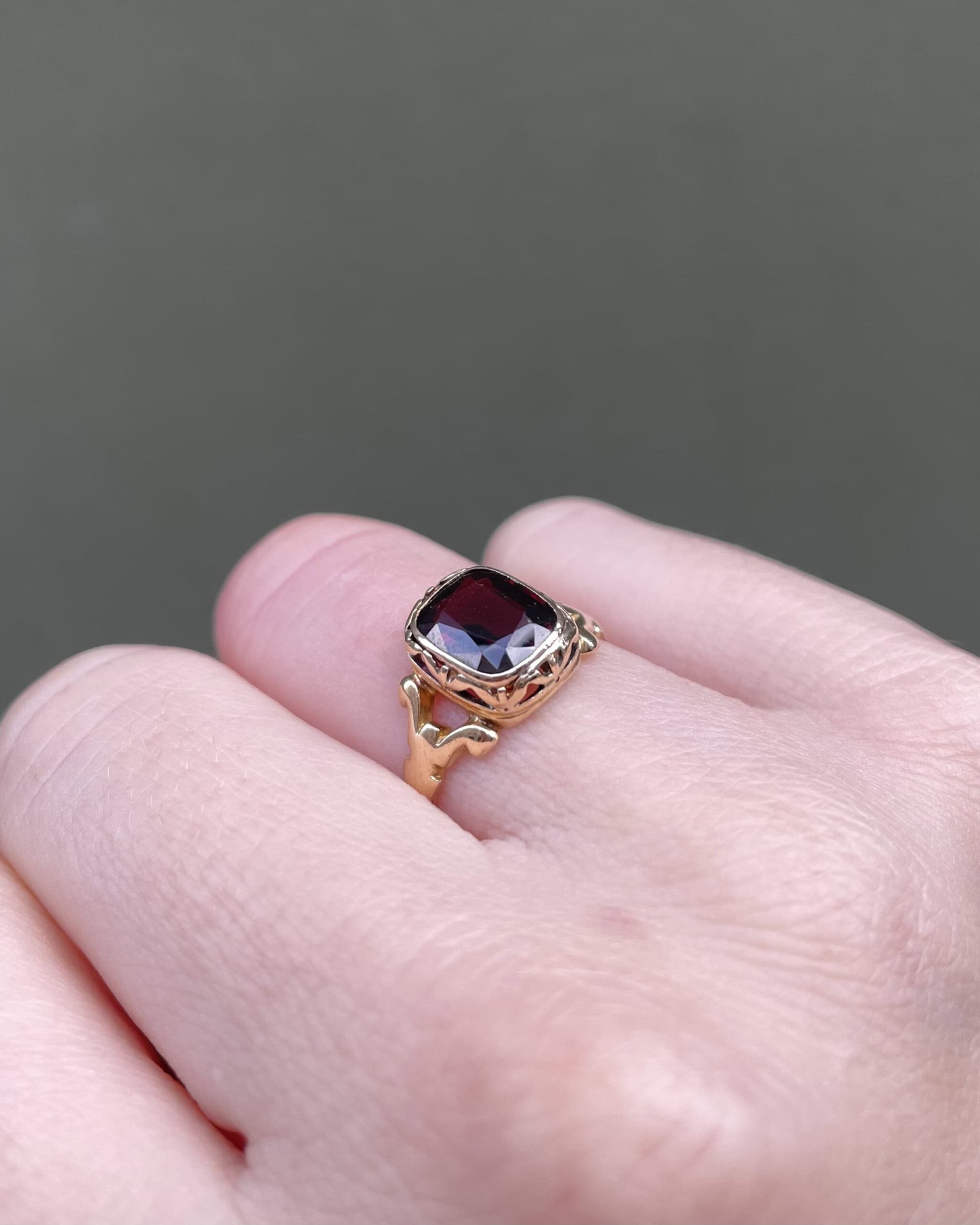 Bague Solitaire Grenat 2 carats "Olary"