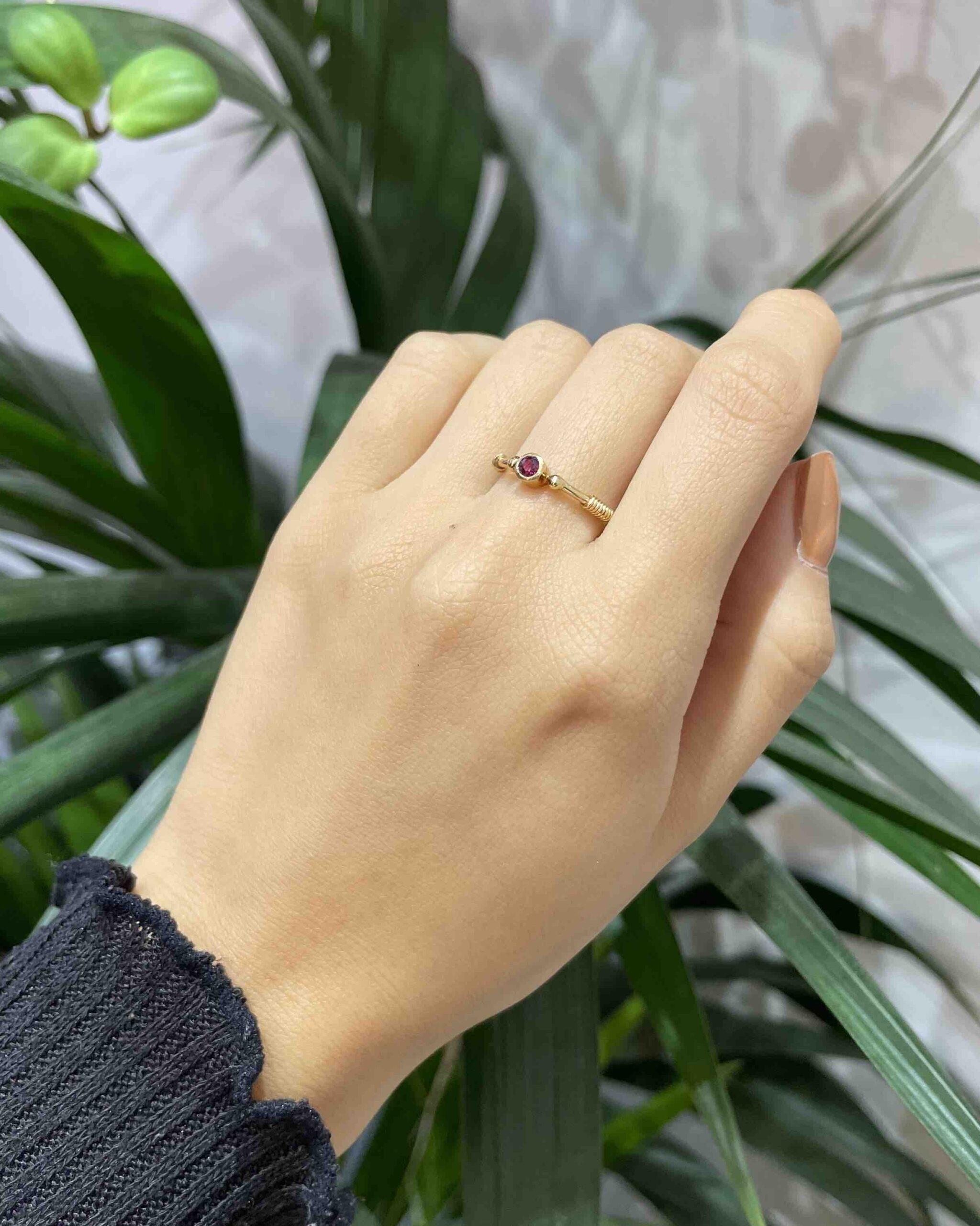 Bague Solitaire Grenat "Gisèle"