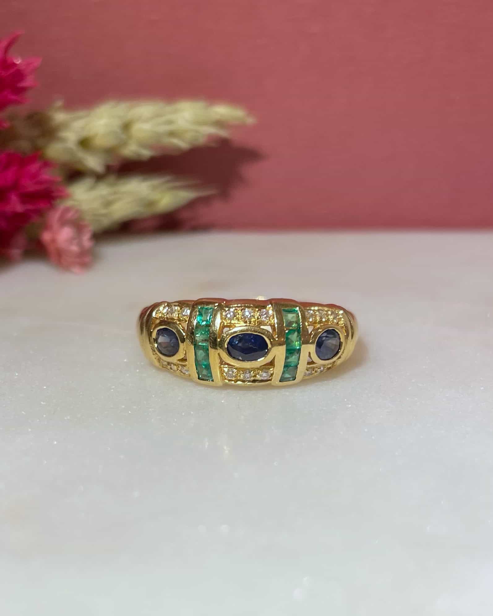 Bague Jonc Saphirs, Émeraudes & Diamants "Monica"