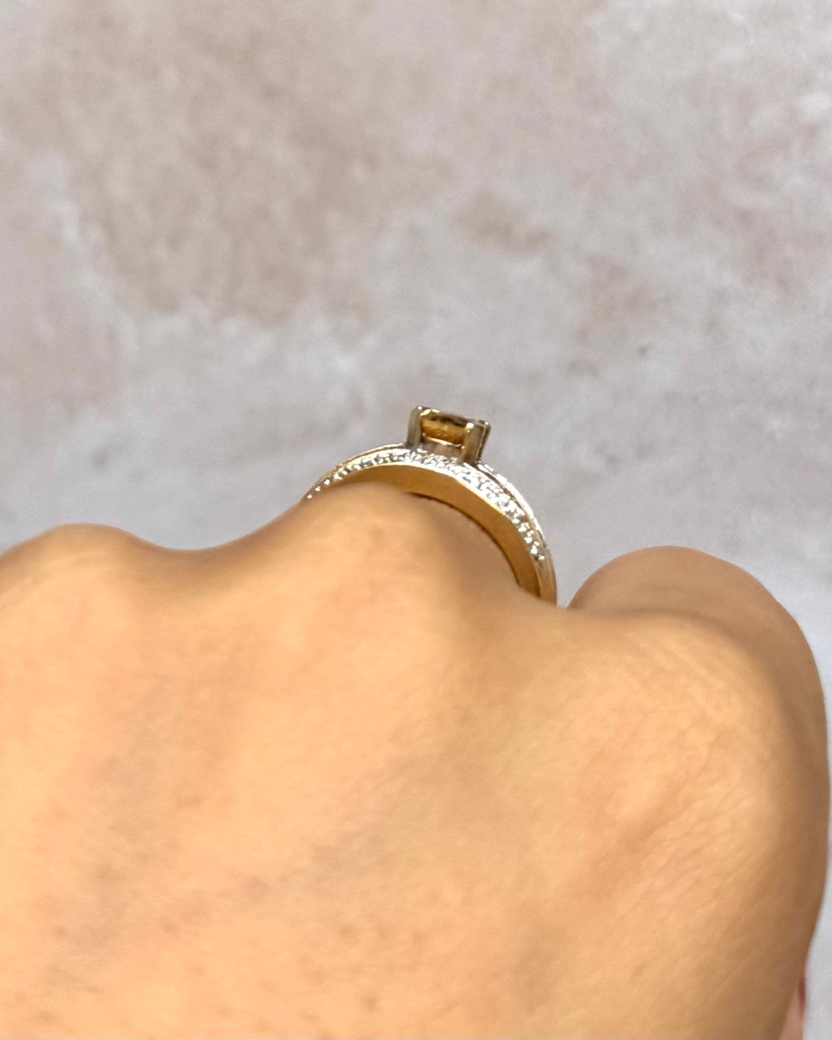 Bague Jonc Citrine 0.90 carat & Diamants "Olinka" - Elliade Paris