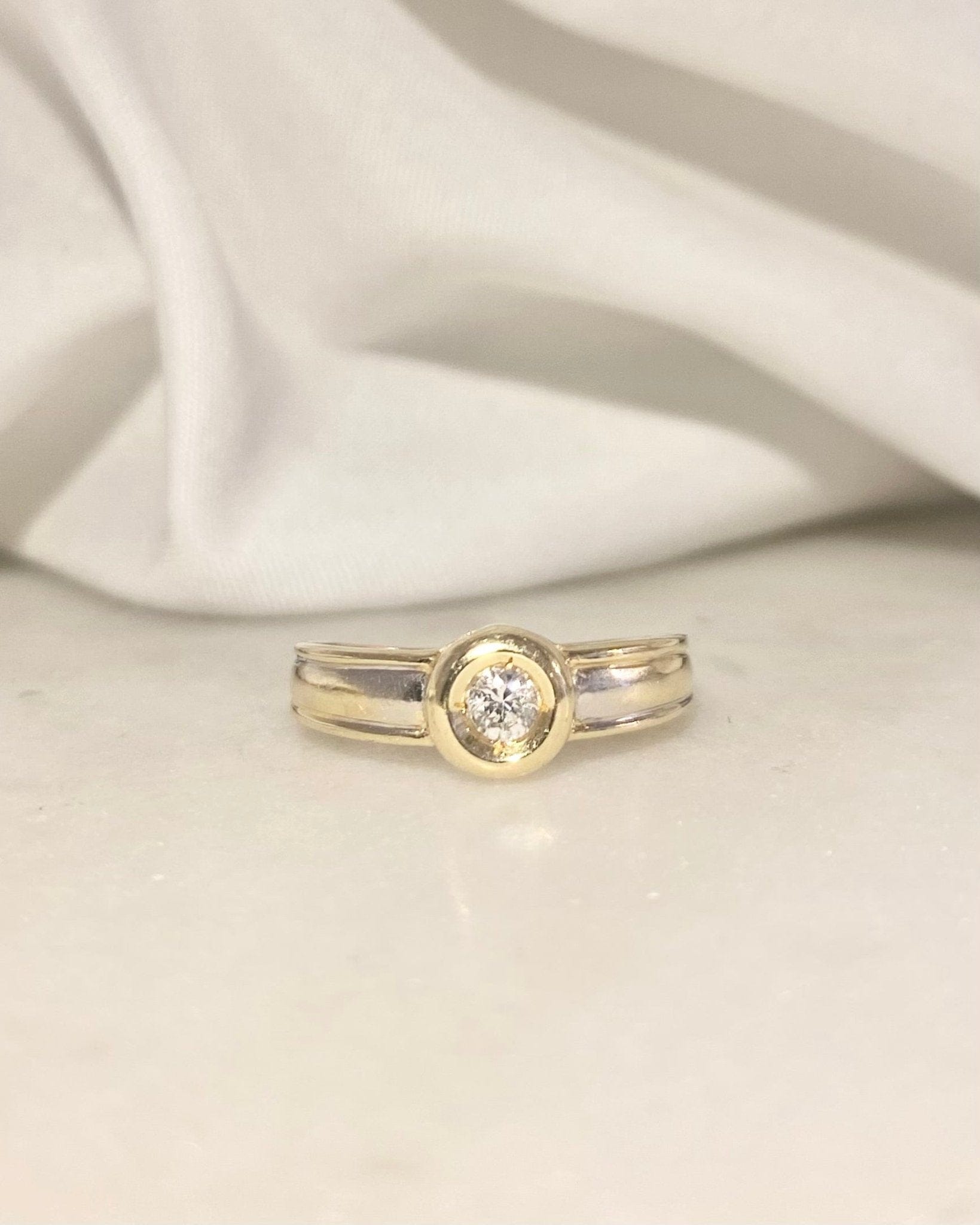 Bague Jonc Diamant 0.10 carat "Chéyana" - Elliade Paris