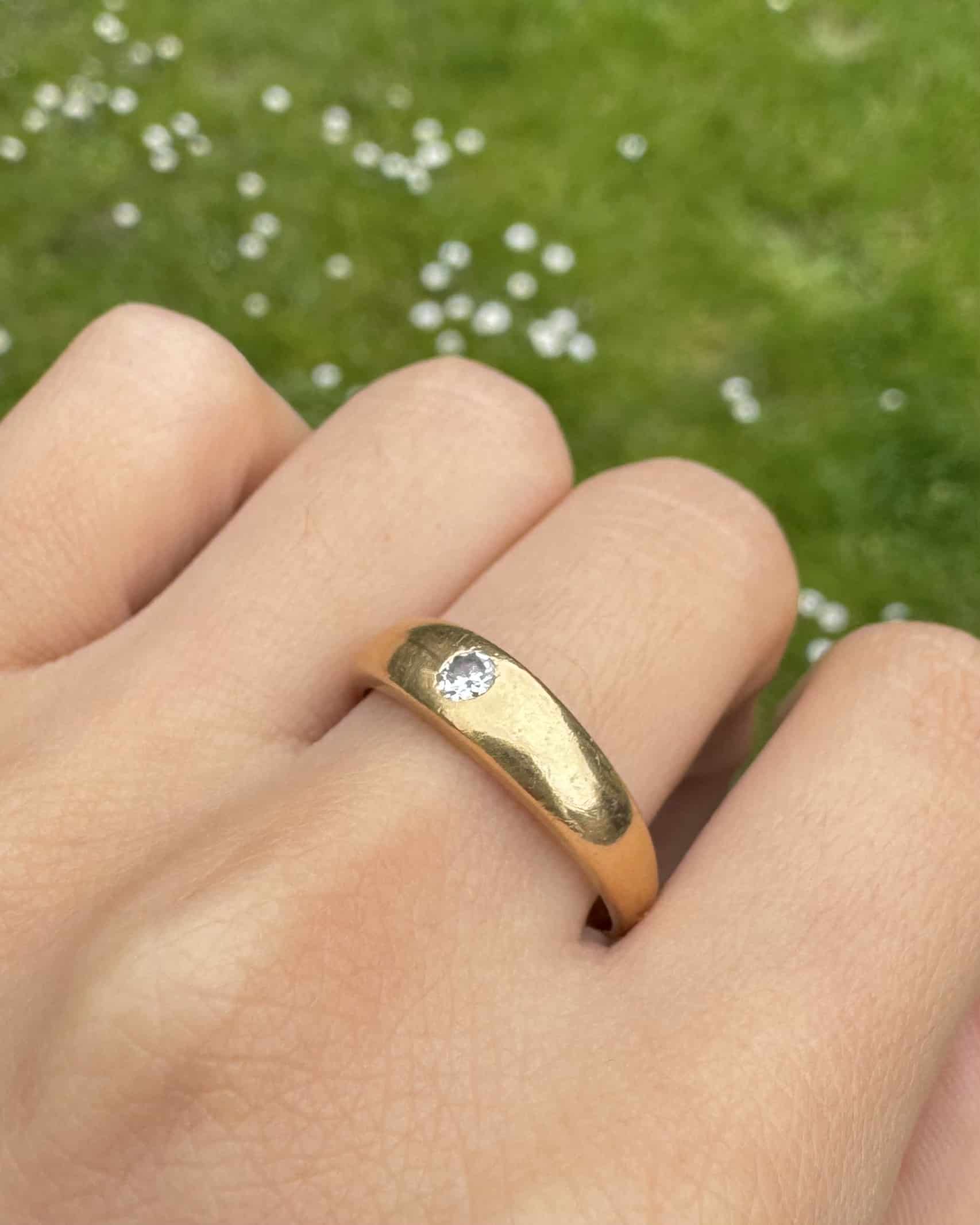 Anillo brazalete de oro y diamantes "Freya"