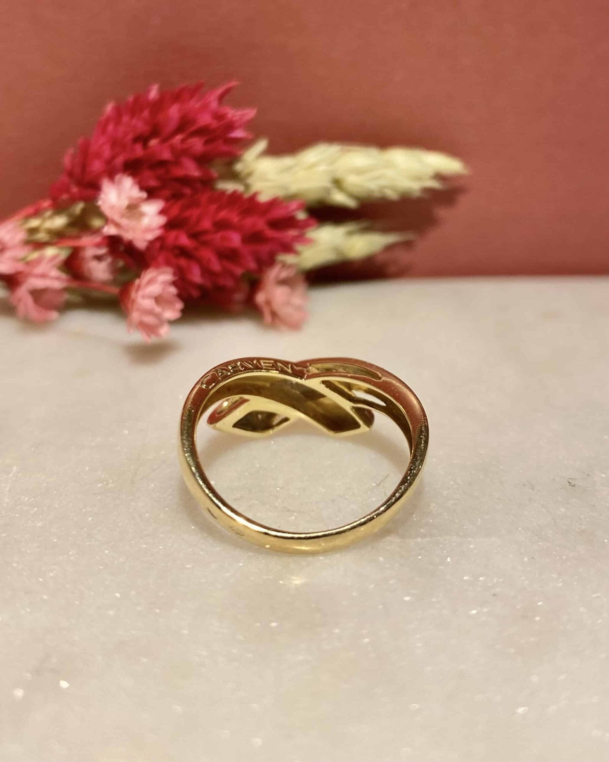 Anillo brazalete Carven "Maeve" con 15 diamantes
