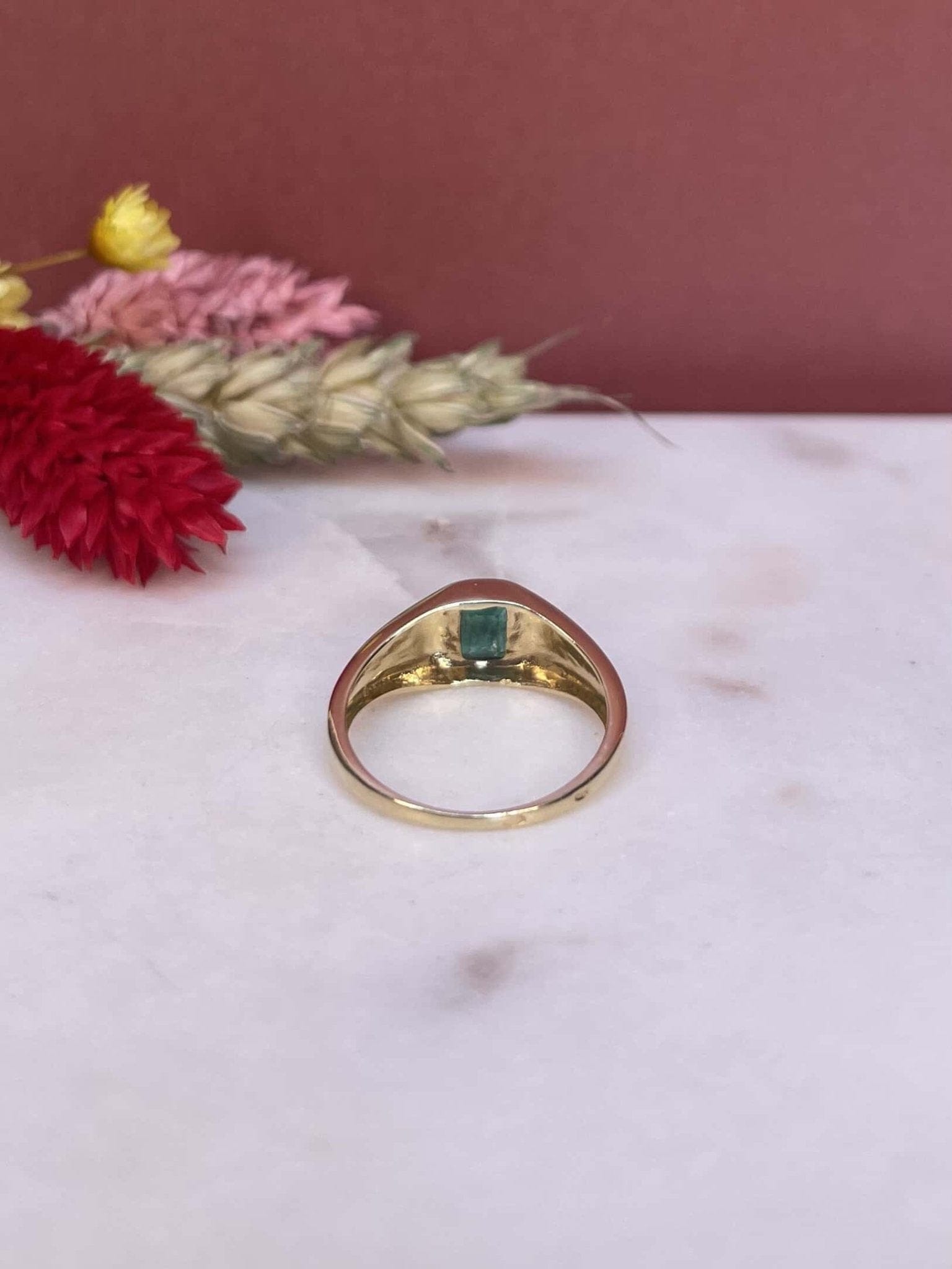 Bague Jonc Émeraude 0.60 carat "Adaya" - Elliade Paris