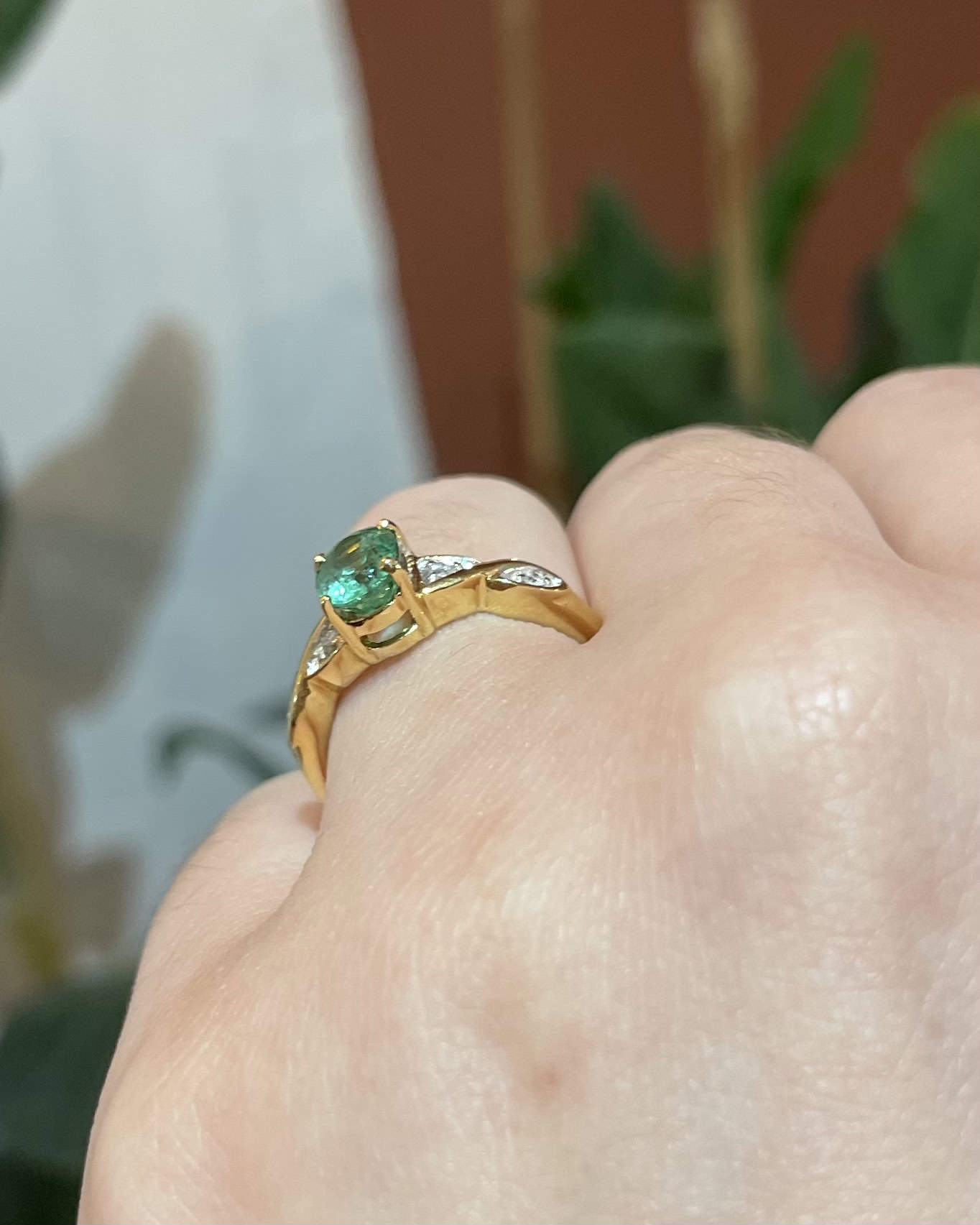 Bague Jonc Émeraude 0.90 carat & Diamants "Jovana" - Elliade Paris