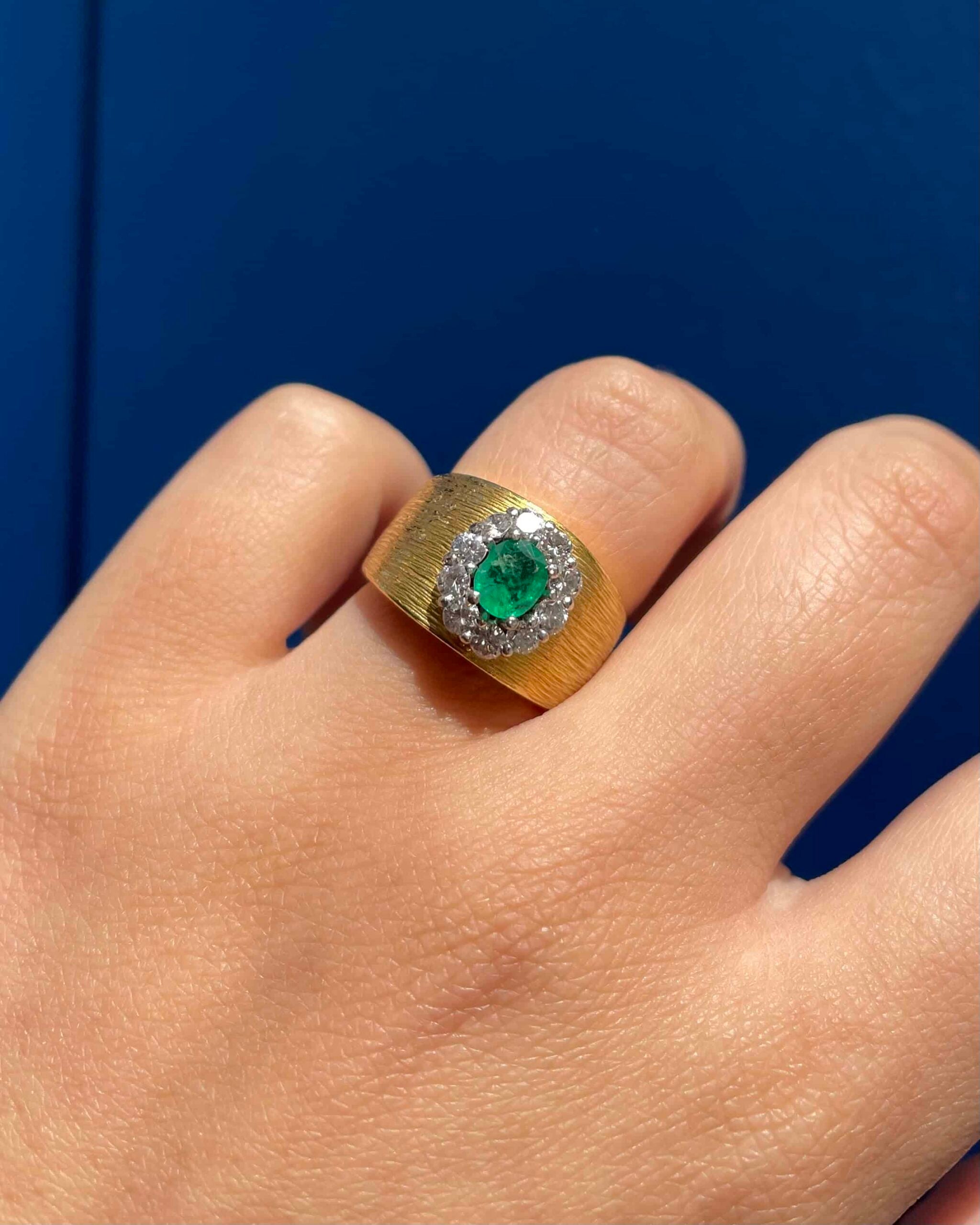 Bague Jonc Marguerite Émeraude carat & Diamants, Or 9.94g "Jennie"