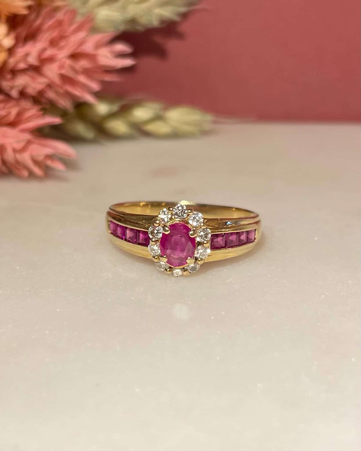 Bague Jonc Marguerite Rubis 0.64 carat & Diamants "Ilaria" - Elliade Paris