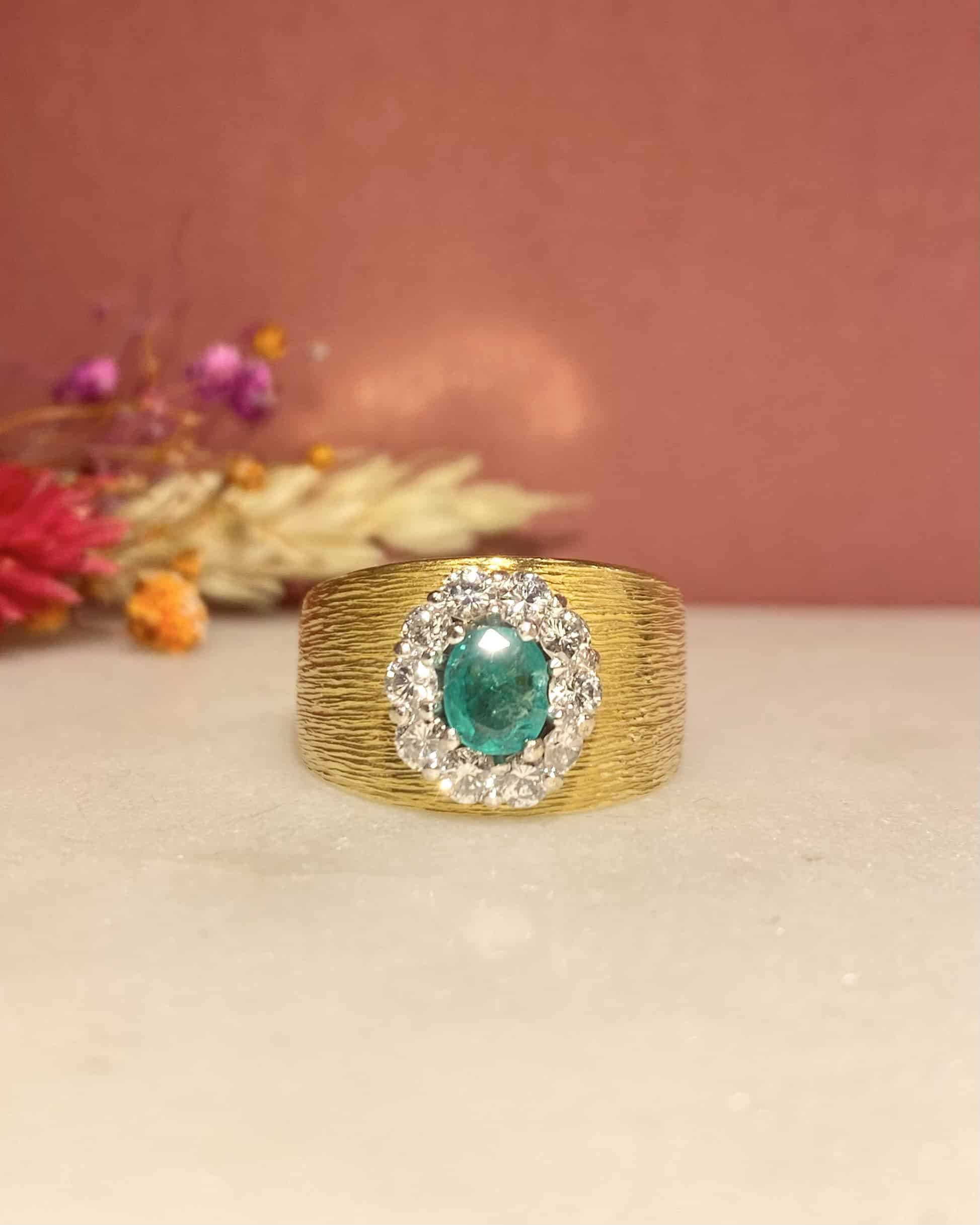 "Jennie" Emerald & Diamond Daisy Ring, 9.94g Gold