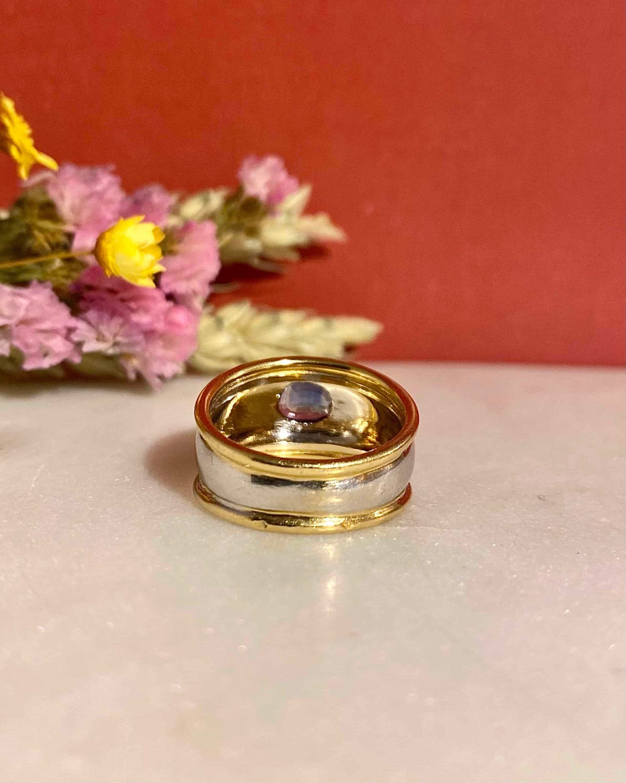 Bague Jonc Saphir 0.90 carat & Diamants "Romy" - Elliade Paris