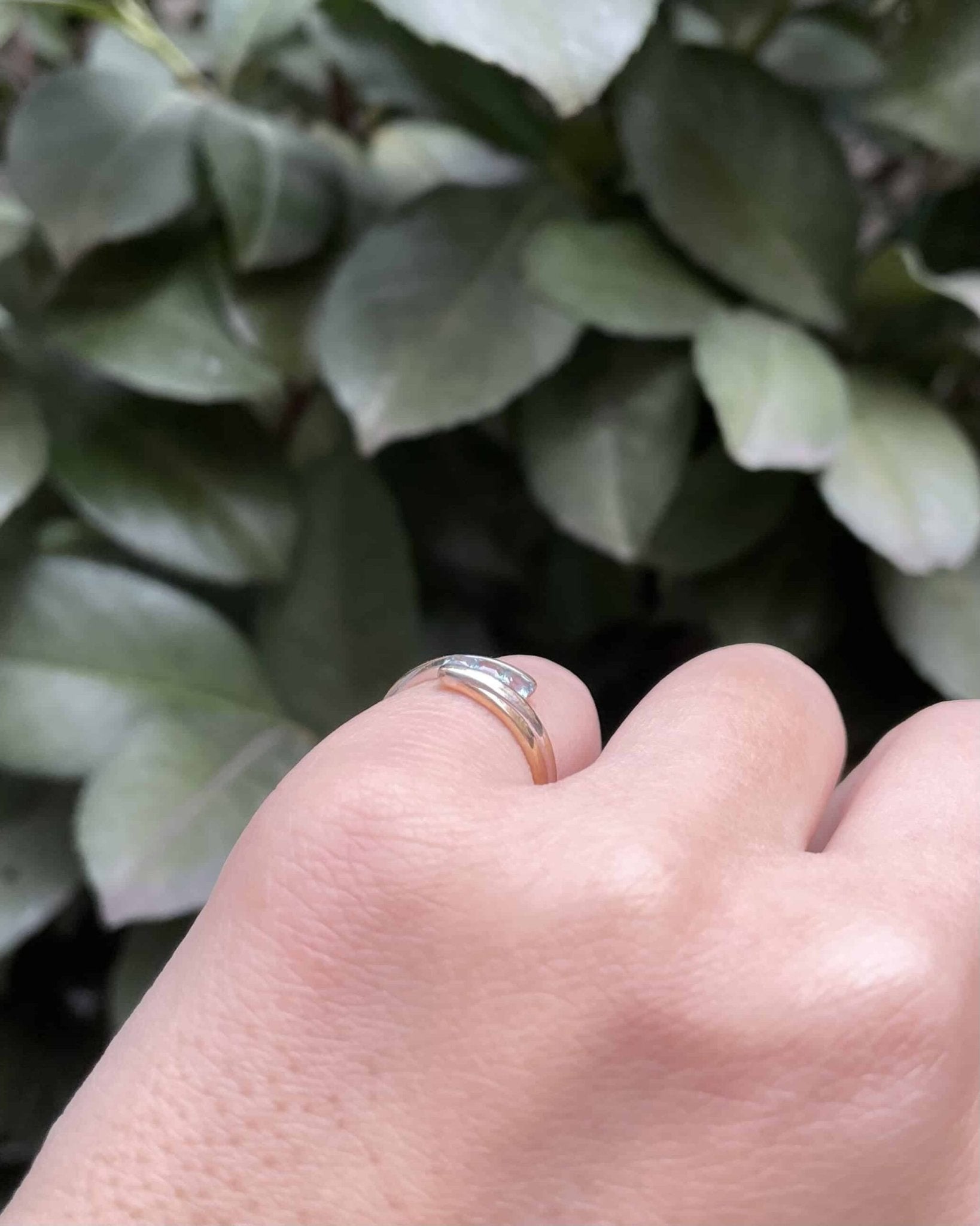 Bague Jonc Pinky Topazes "Irina" - Elliade Paris
