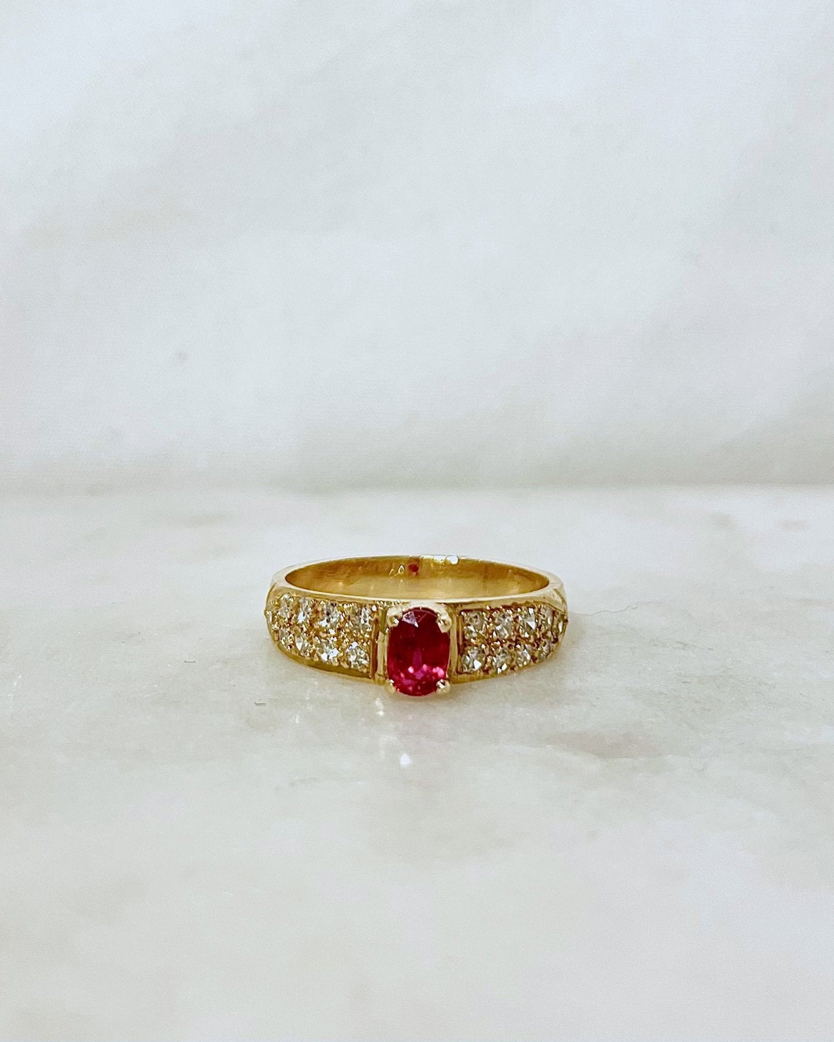 Bague Jonc Rubis 0.50 carat & Diamants "Andrea" - Elliade Paris