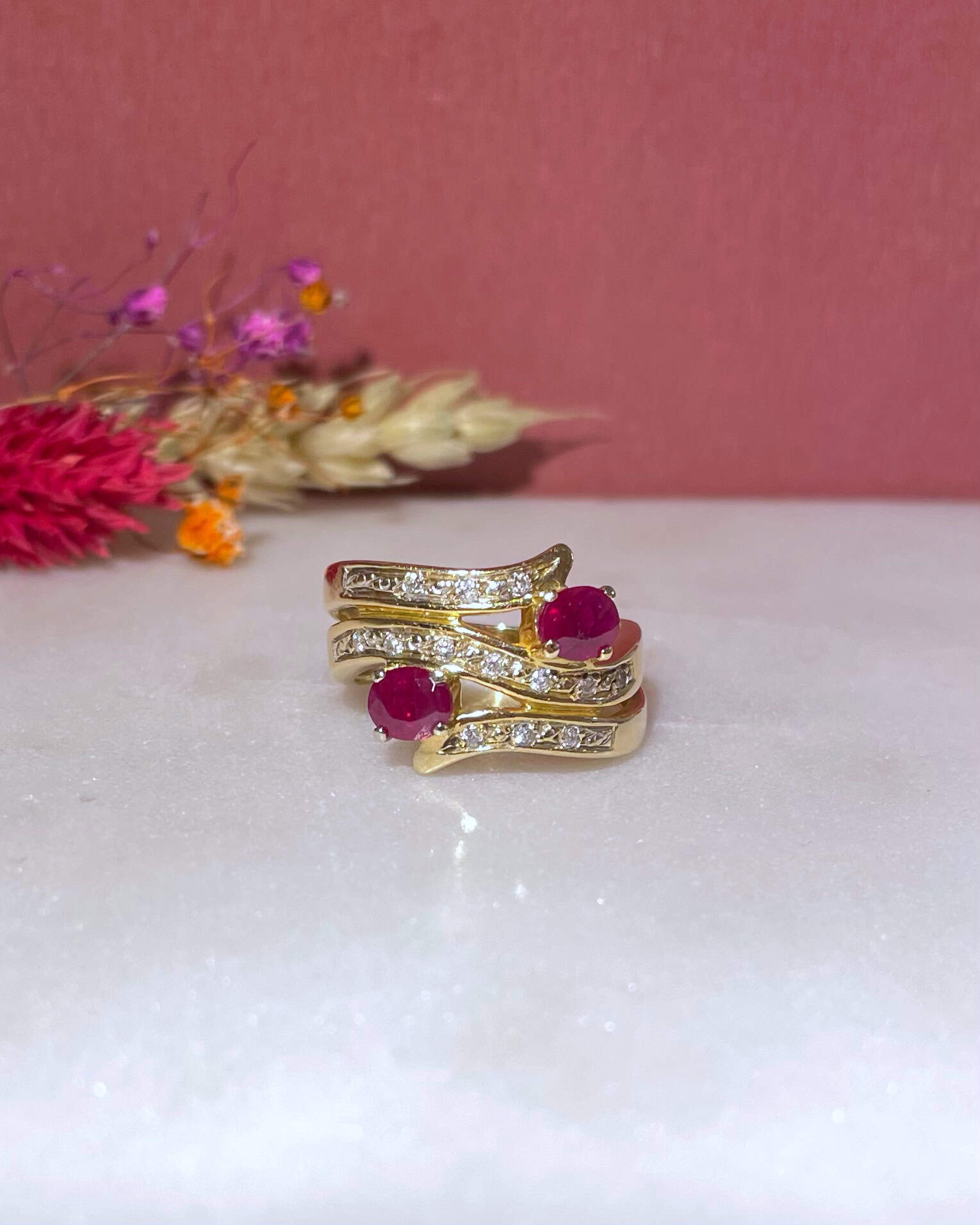 Bague Jonc Rubis 1 Carat & Diamants "Liya" - Elliade Paris