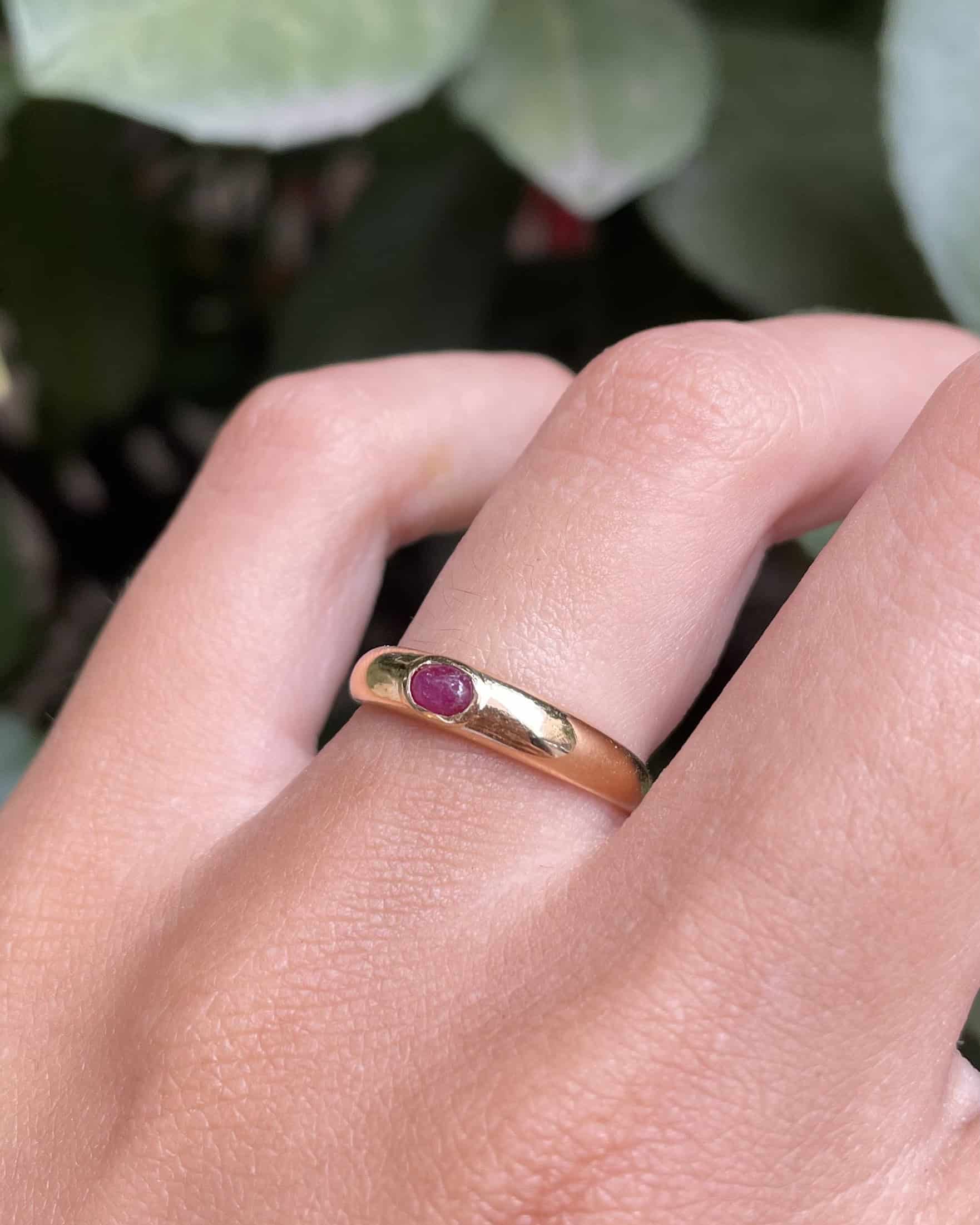 Anillo brazalete de rubí "Tania"