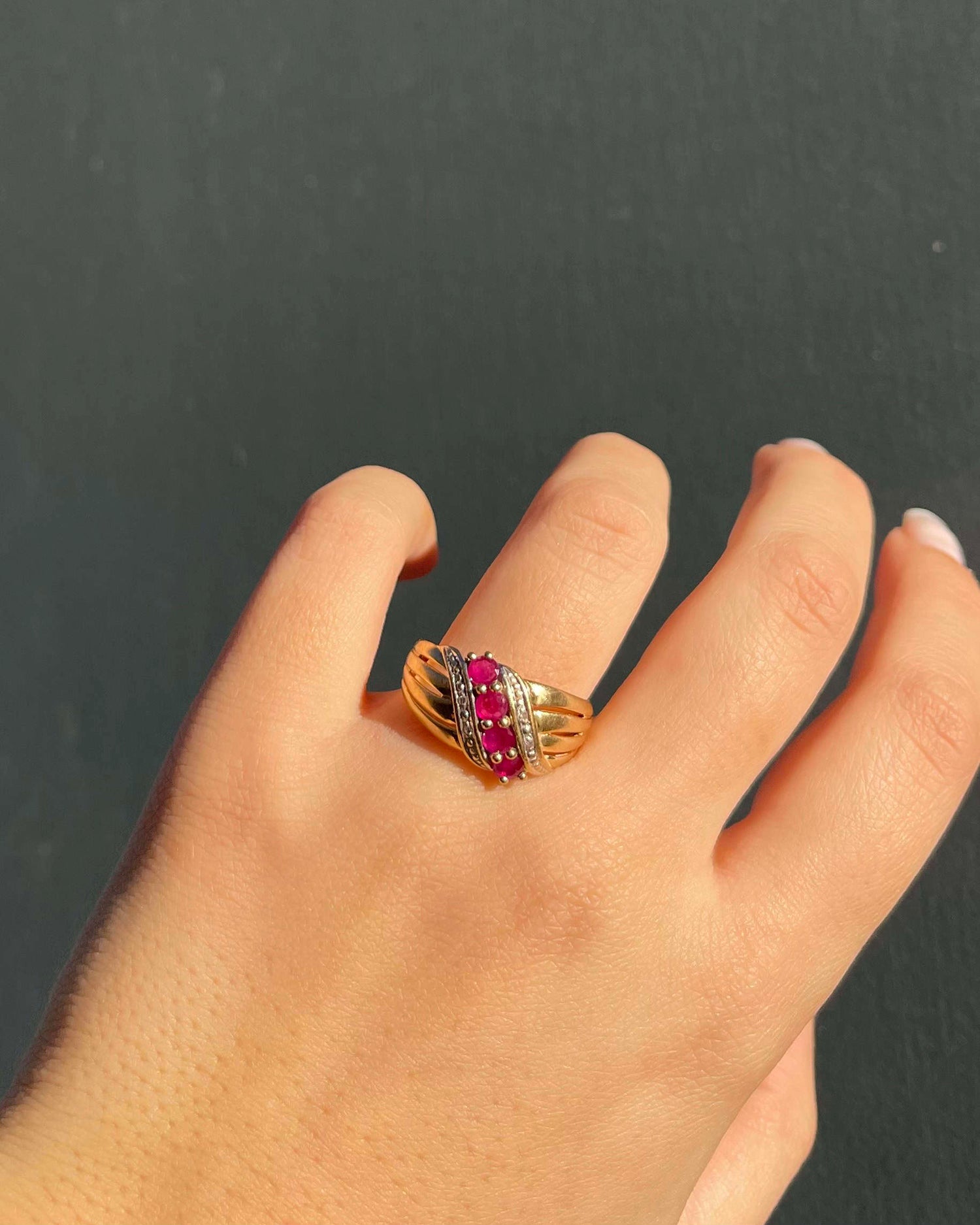 Bague Jonc Rubis 0.60 carat & Diamants "Zelda"