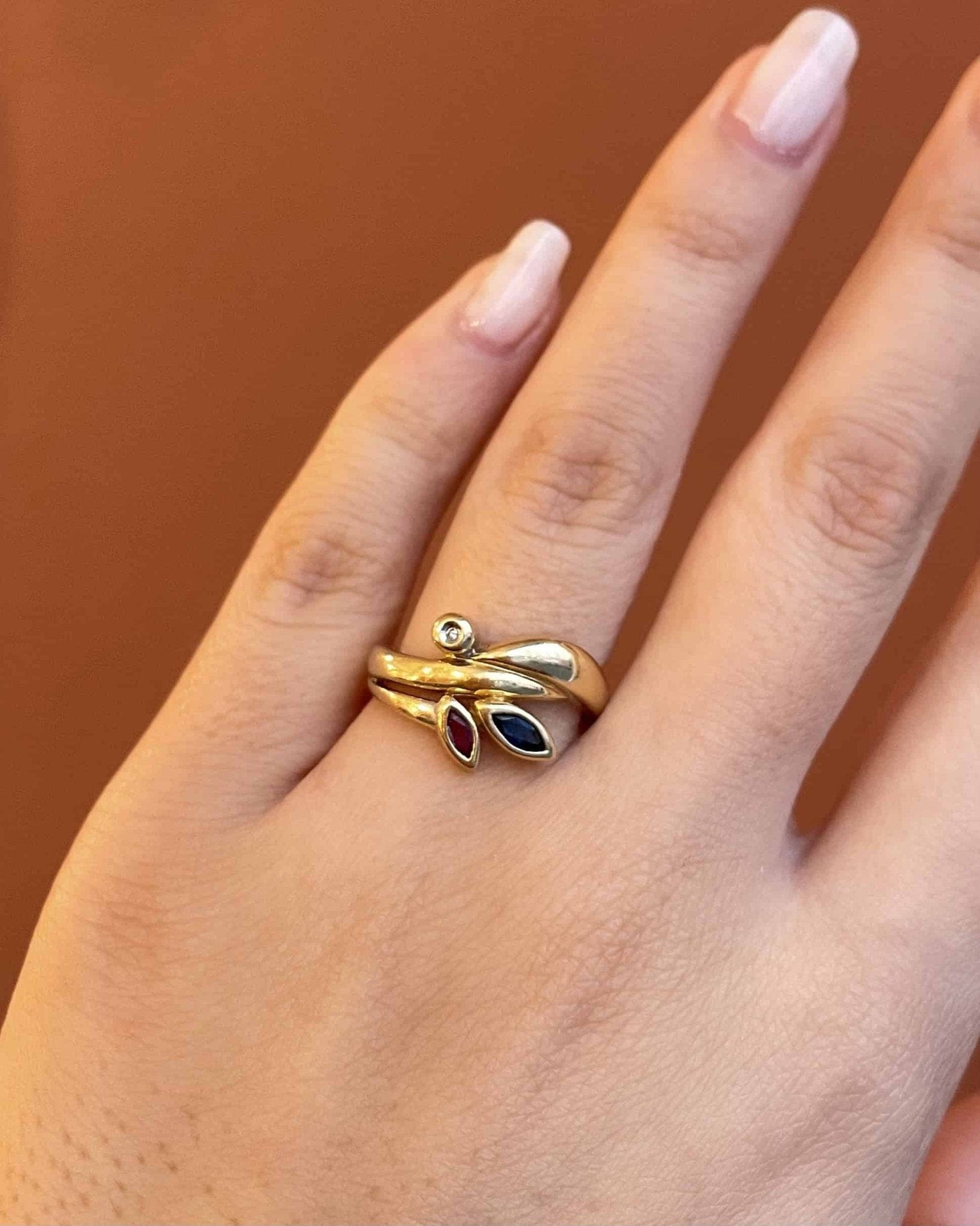 Bague Jonc Rubis, Saphir & Diamant "Giselle" - Elliade Paris