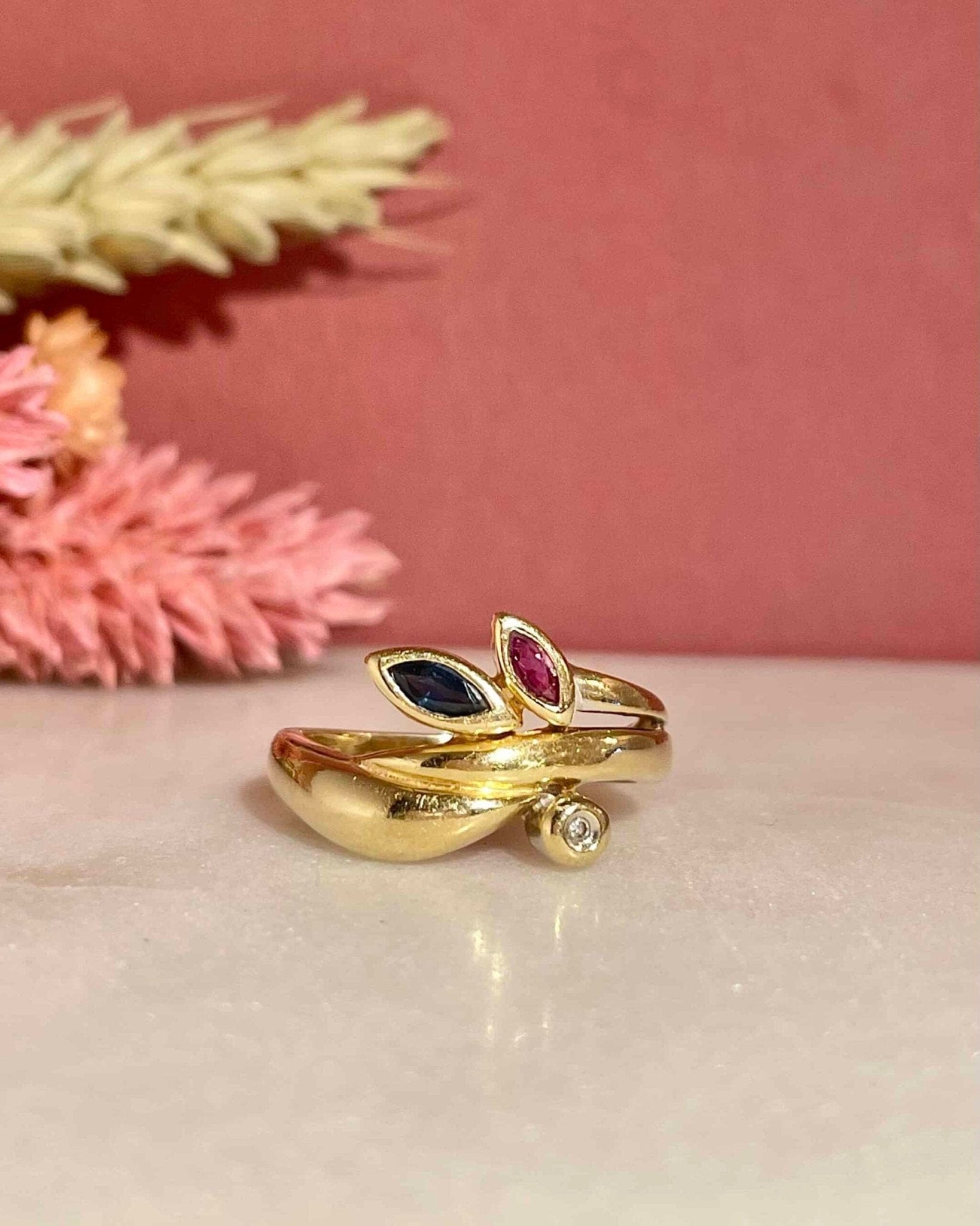 Bague Jonc Rubis, Saphir & Diamant "Giselle" - Elliade Paris