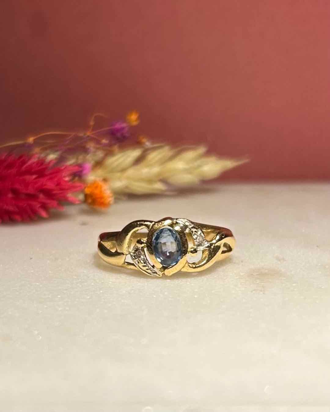 Bague Jonc Saphir 0.35 carat & Diamants "Carmen" - Elliade Paris