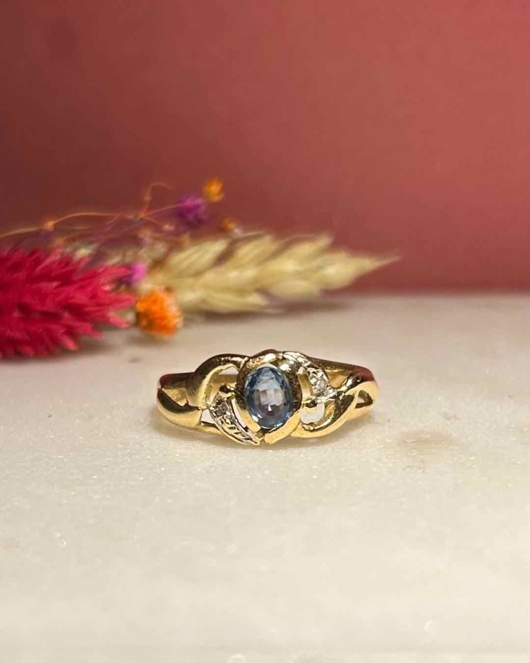 Bague Jonc Saphir 0.35 carat & Diamants "Carmen" - Elliade Paris