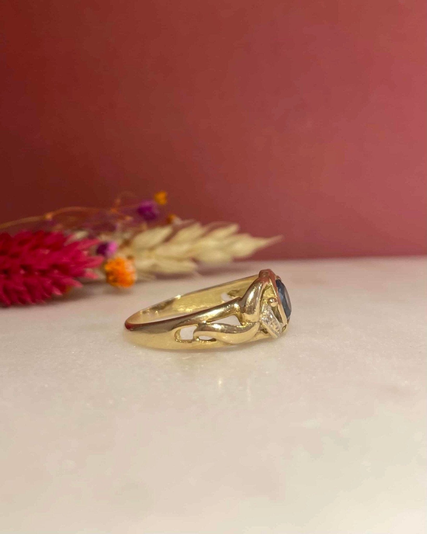 Bague Jonc Saphir 0.35 carat & Diamants "Carmen" - Elliade Paris