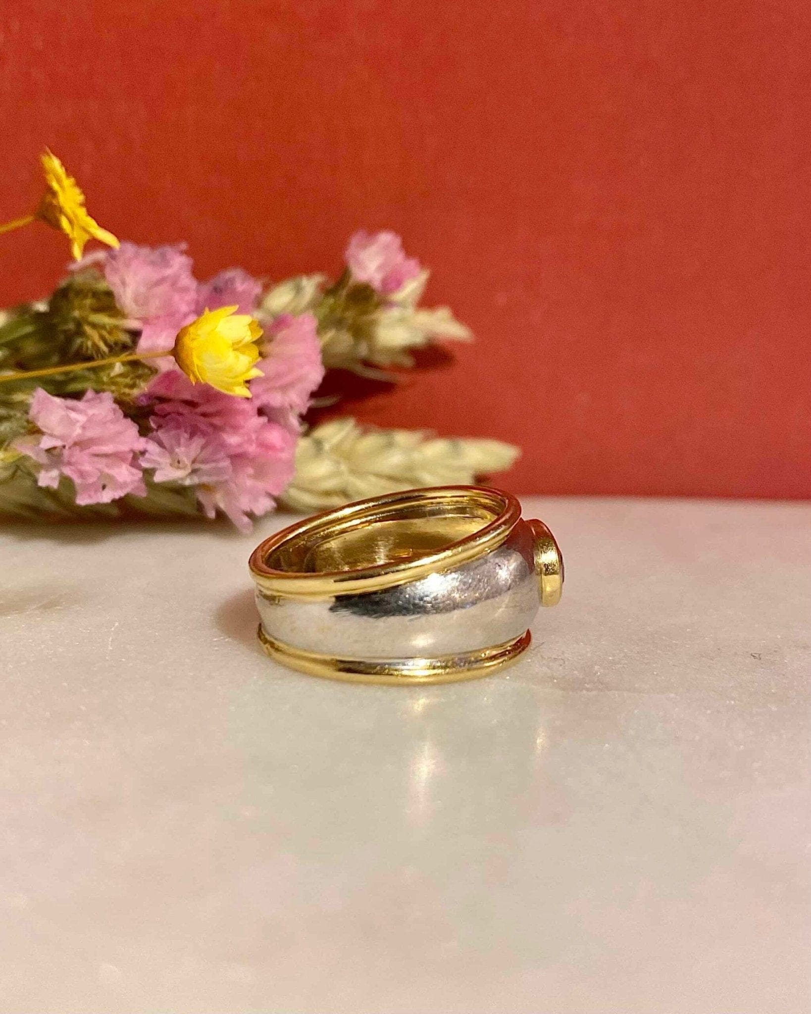 Bague Jonc Saphir 0.90 carat & Diamants "Romy" - Elliade Paris