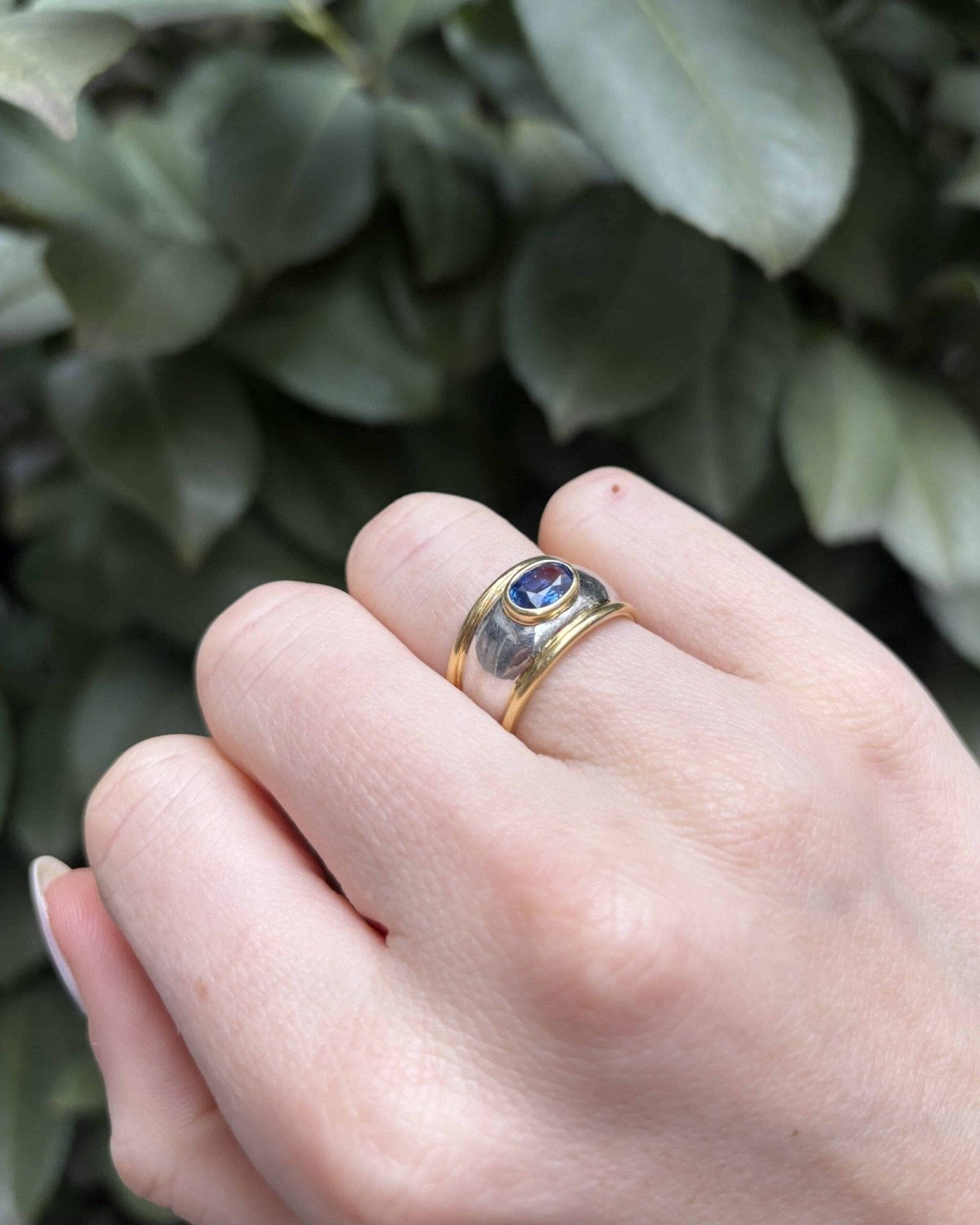 Bague Jonc Saphir 0.90 carat & Diamants "Romy" - Elliade Paris