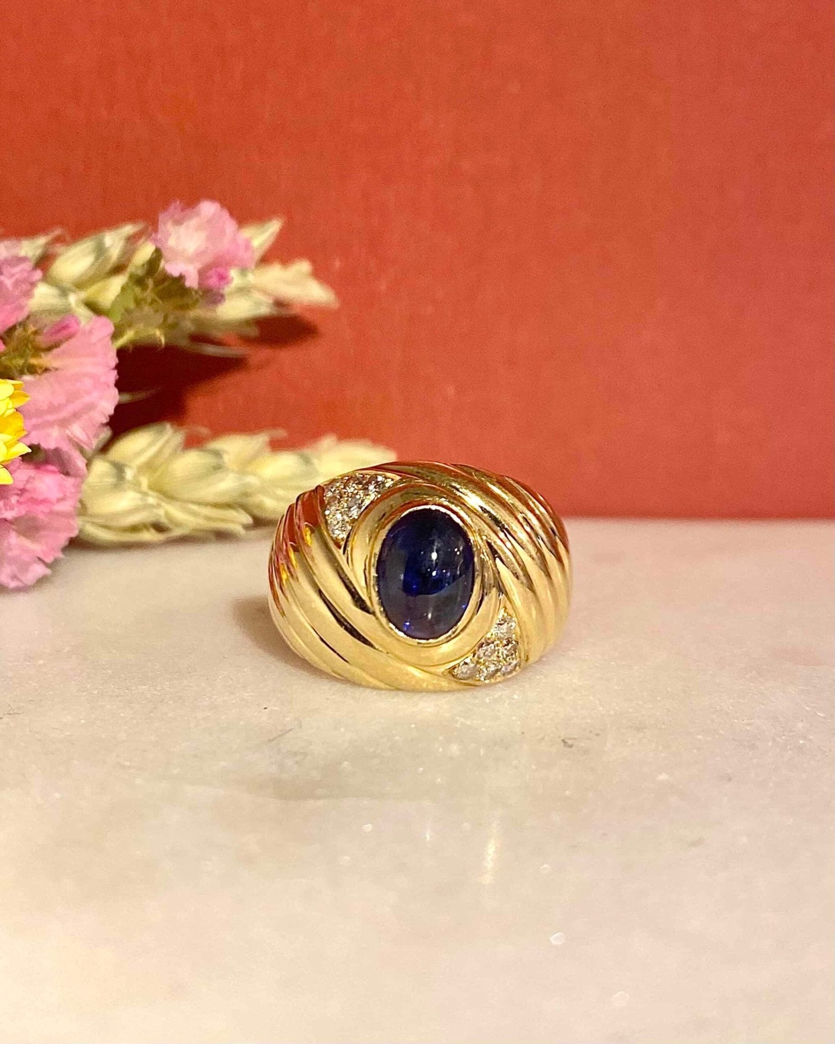 Bague Jonc Saphir 1.70 carat & douze Diamants "Mina" - Elliade Paris