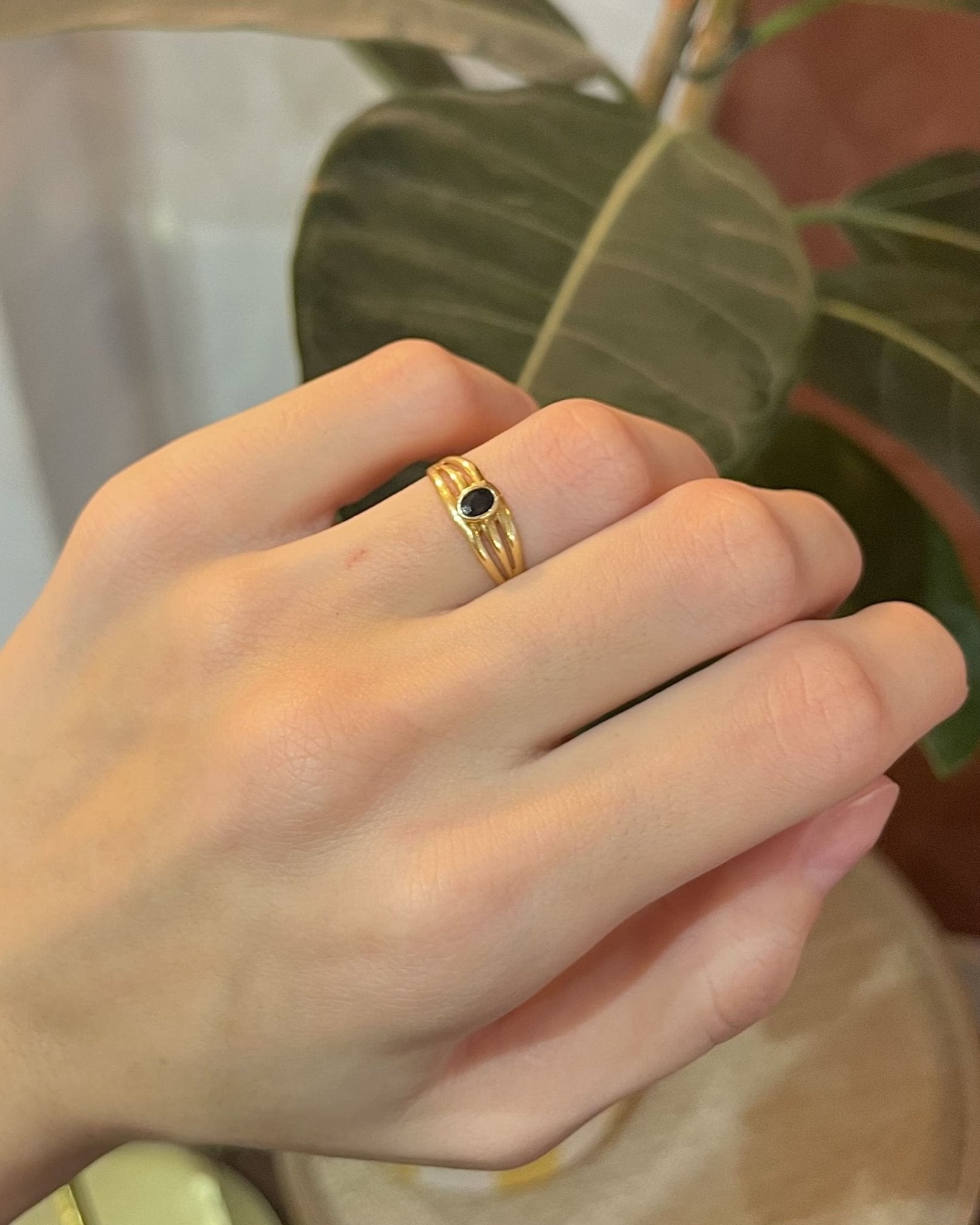 Bague Jonc Saphir "Annaluisa" - Elliade Paris