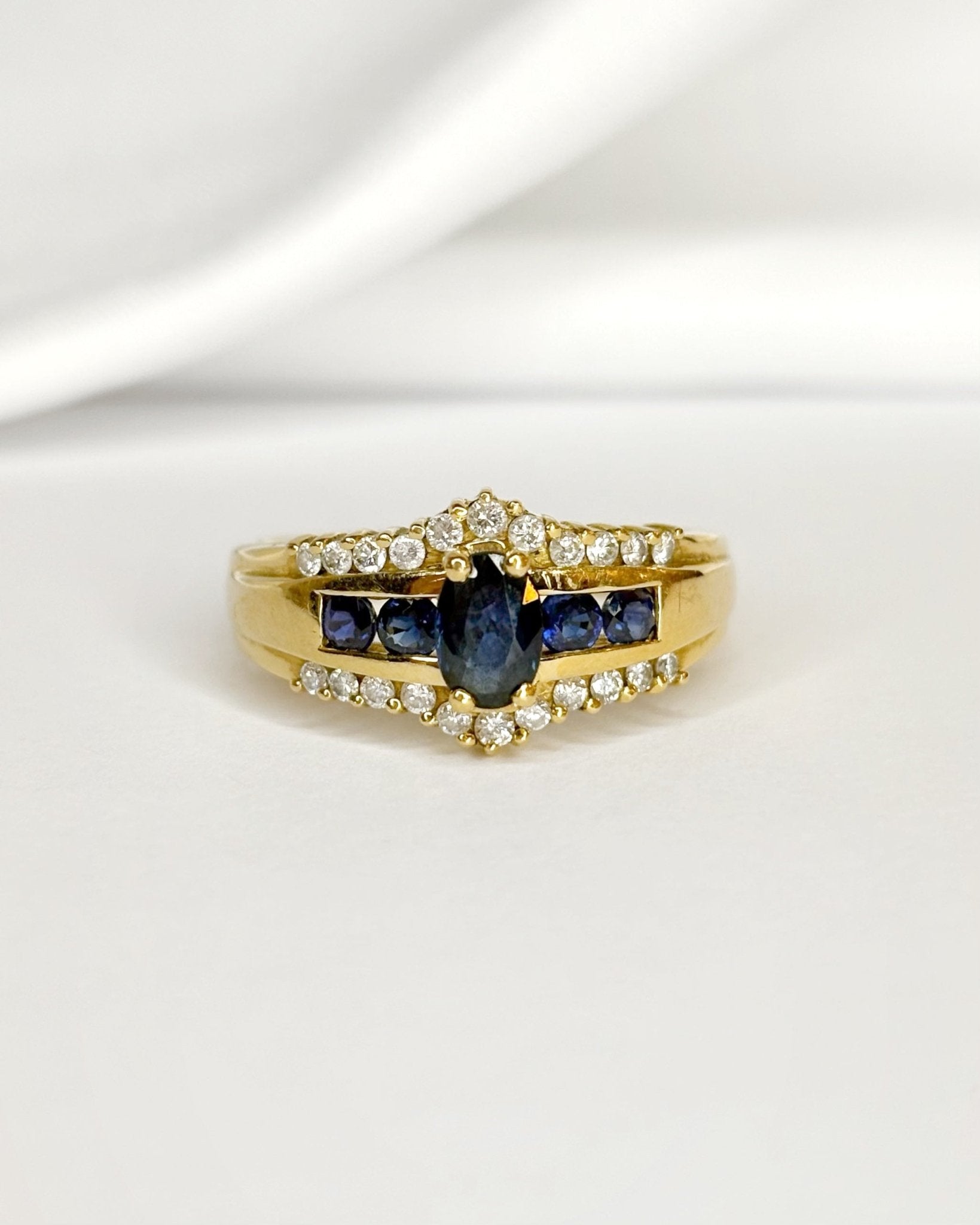 Bague Jonc Saphirs 0.70 carat, Diamants & Or 5.05 g "Allie" - Elliade Paris