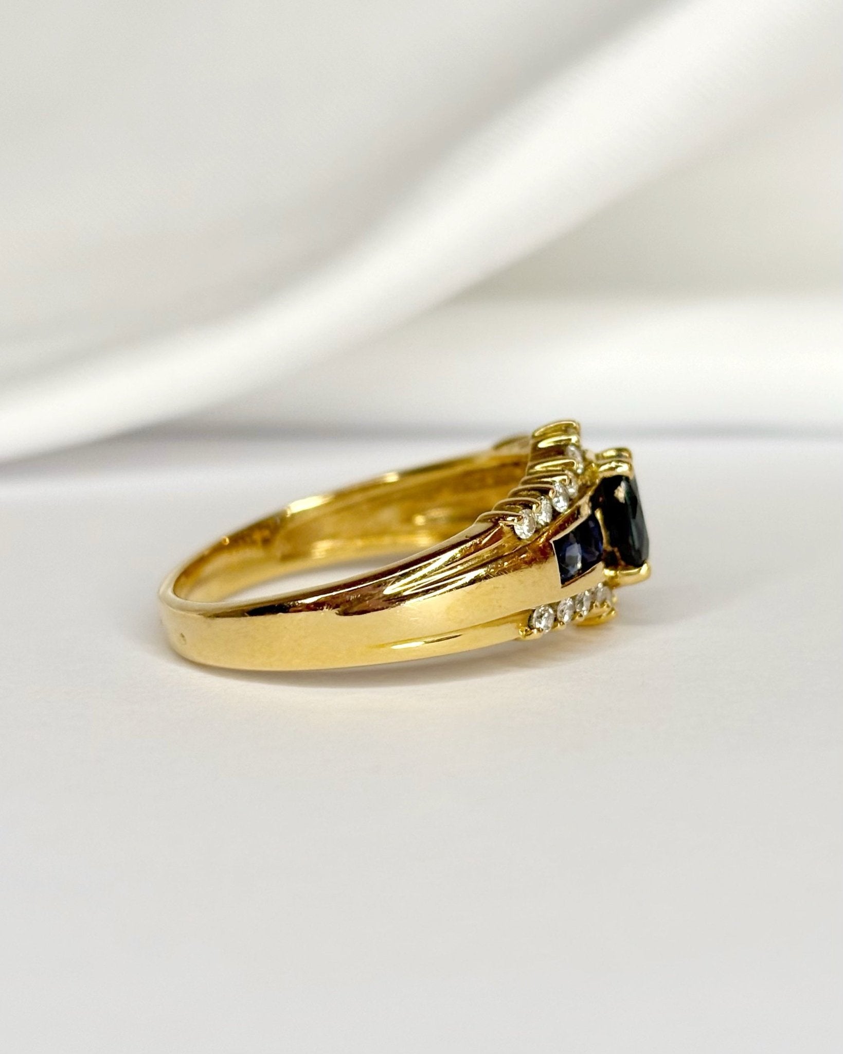 Bague Jonc Saphirs 0.70 carat, Diamants & Or 5.05 g "Allie" - Elliade Paris
