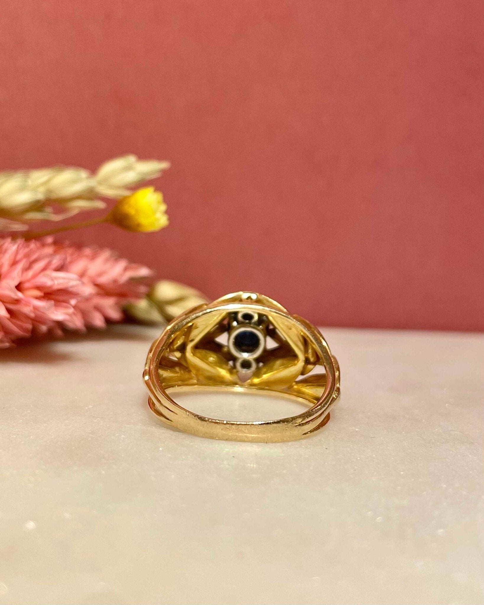 Bague Jonc Saphirs 0.85 carat "Leontine" - Elliade Paris