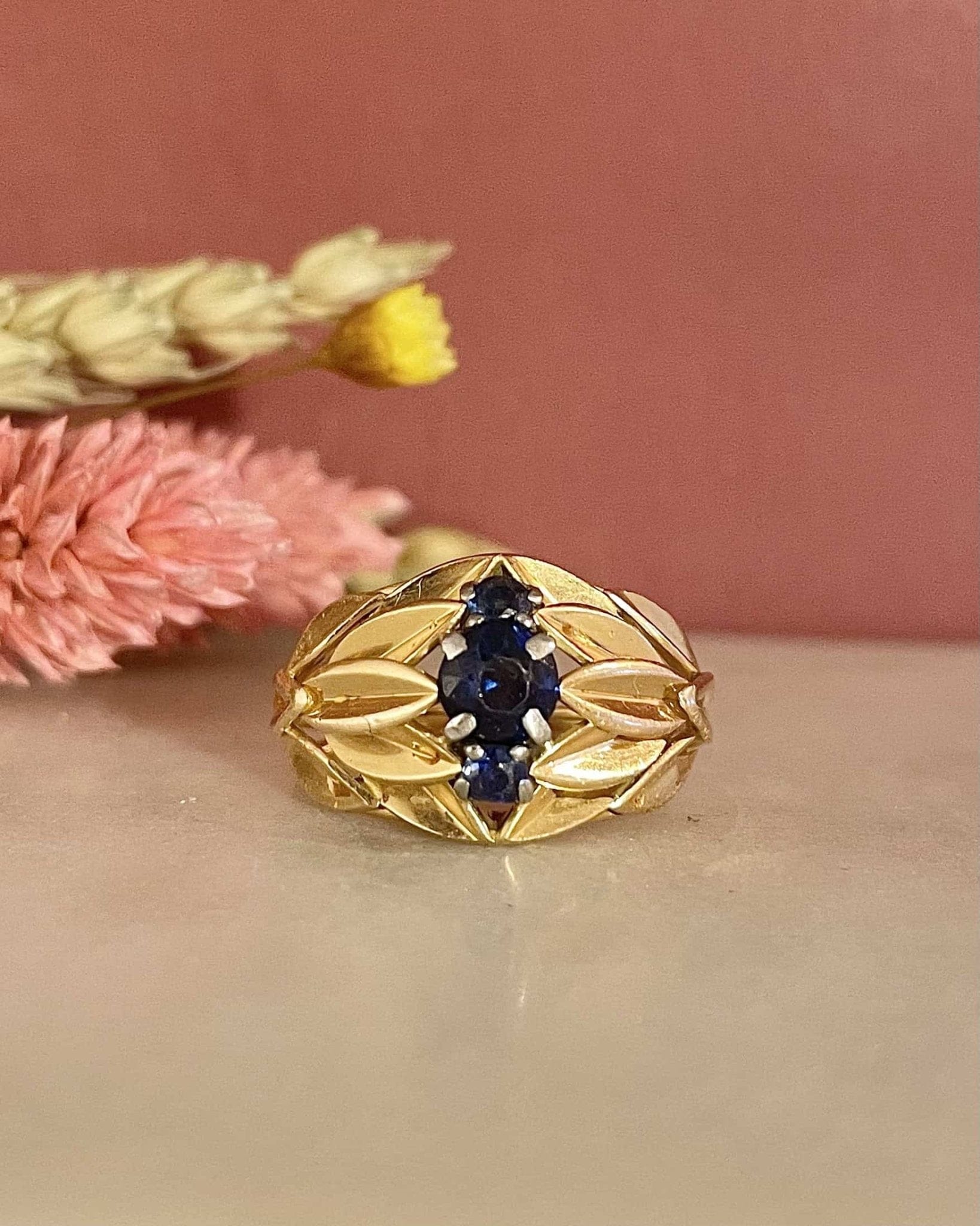 Bague Jonc Saphirs 0.85 carat "Leontine" - Elliade Paris