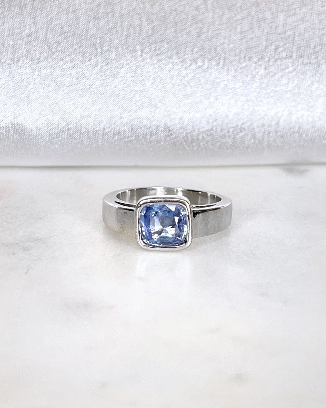 Bague Jonc Solitaire Saphir 2 carats "Anahi" - Elliade Paris