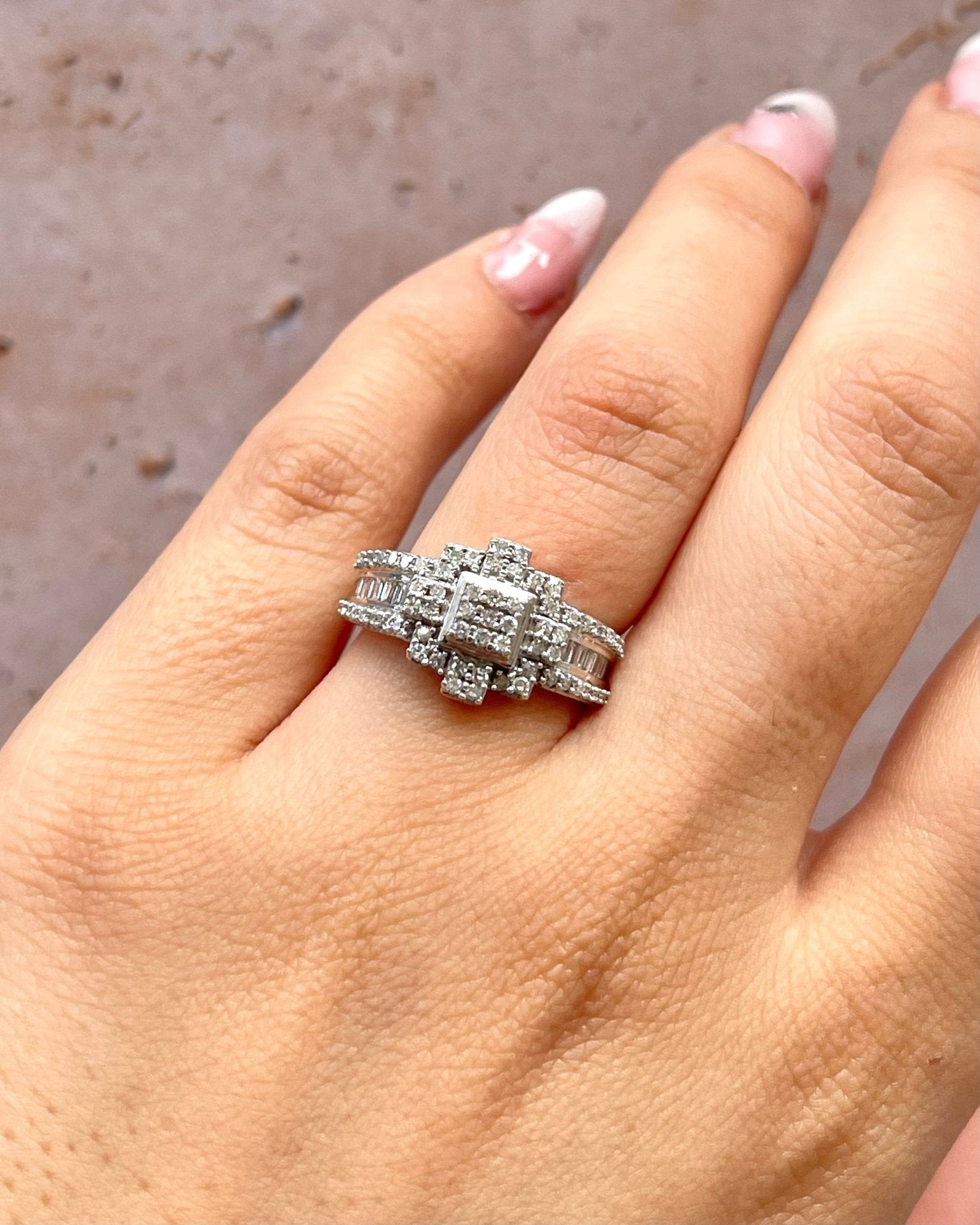 Bague Jonc Style Art Déco 81 Diamants 0.89 carat "Rebecca" - Elliade Paris