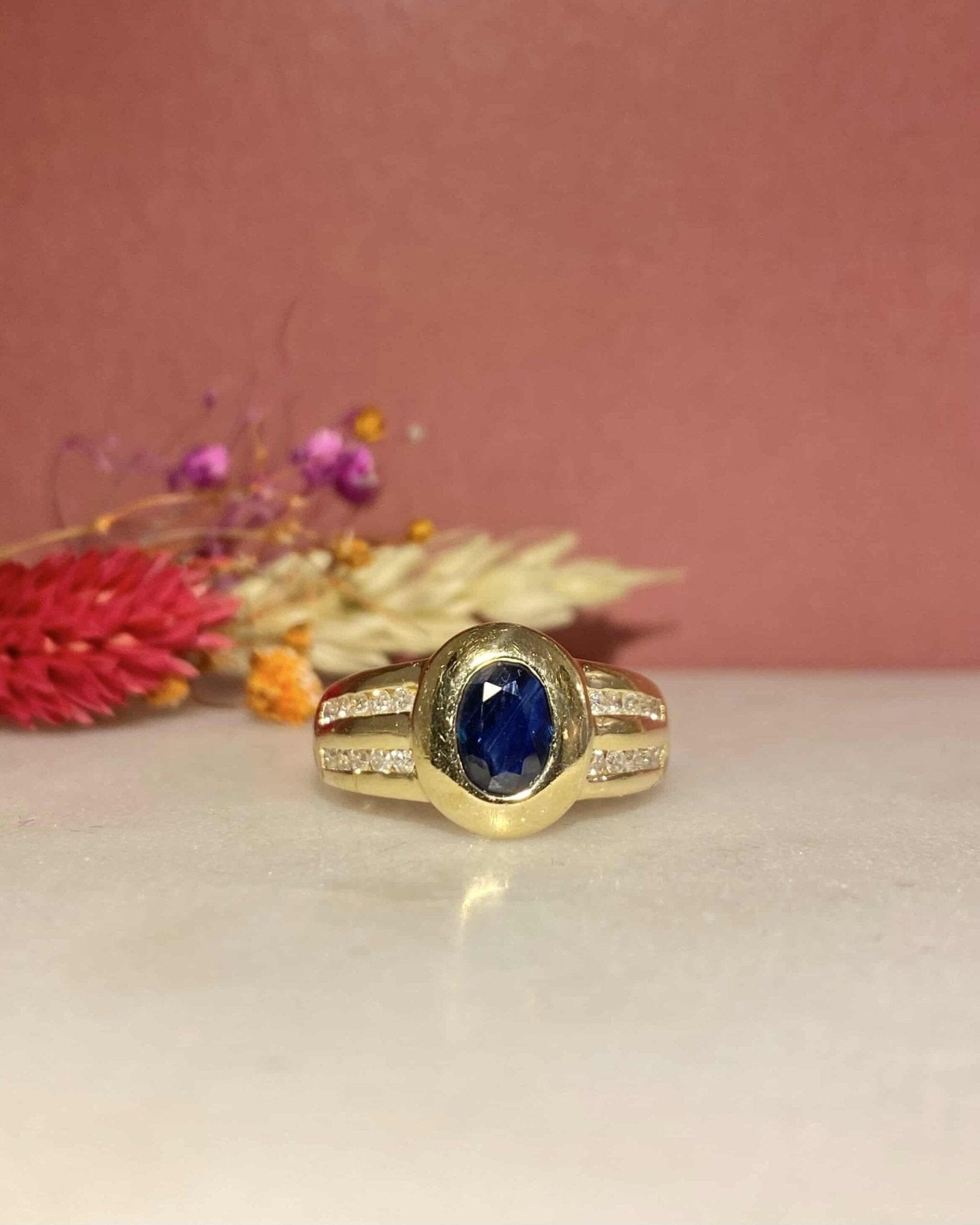 Bague Jonc style Art - Déco Saphir 1 carat & Diamants "Thais" - Elliade Paris