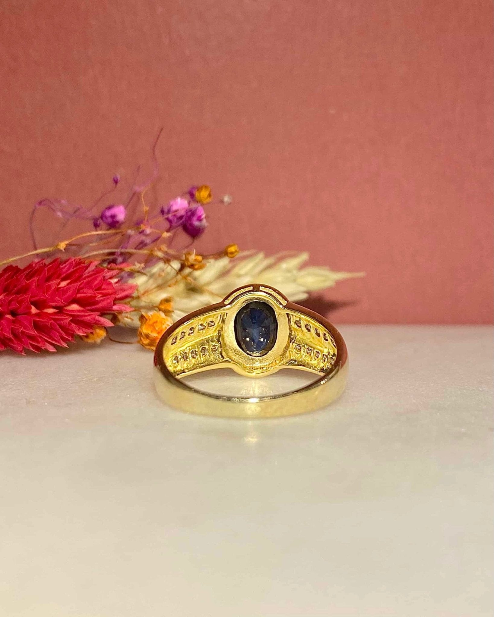 Bague Jonc style Art - Déco Saphir 1 carat & Diamants "Thais" - Elliade Paris