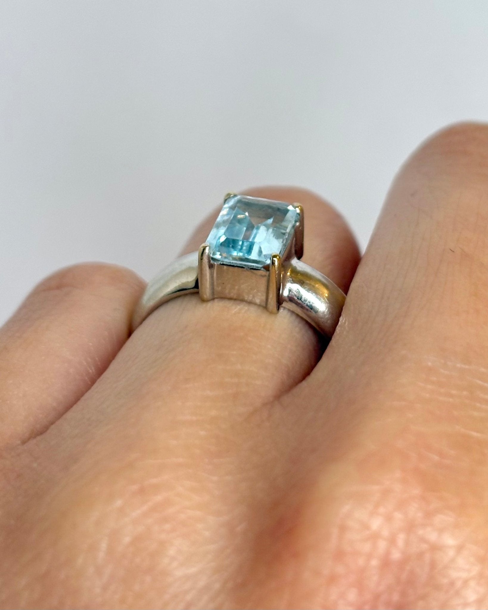 Bague Jonc Topaze 2 carats "Manuela" - Elliade Paris