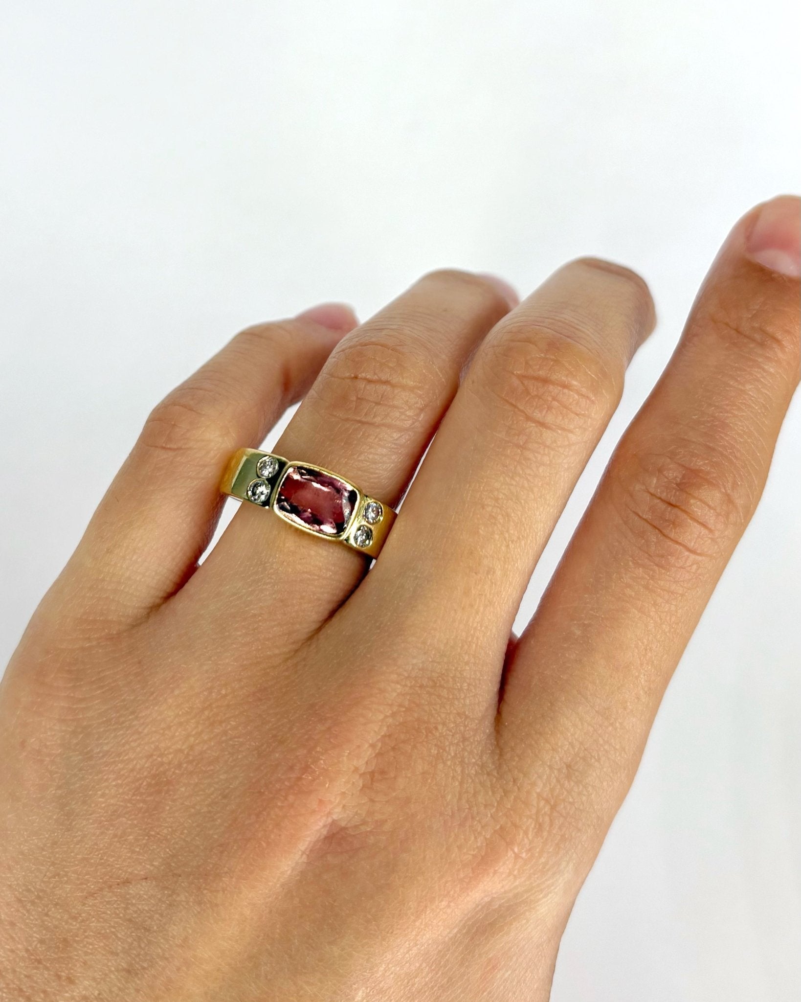 Bague Jonc Topaze Rose 1.90 carat, Diamants & Or 4,06g "Malou" - Elliade Paris