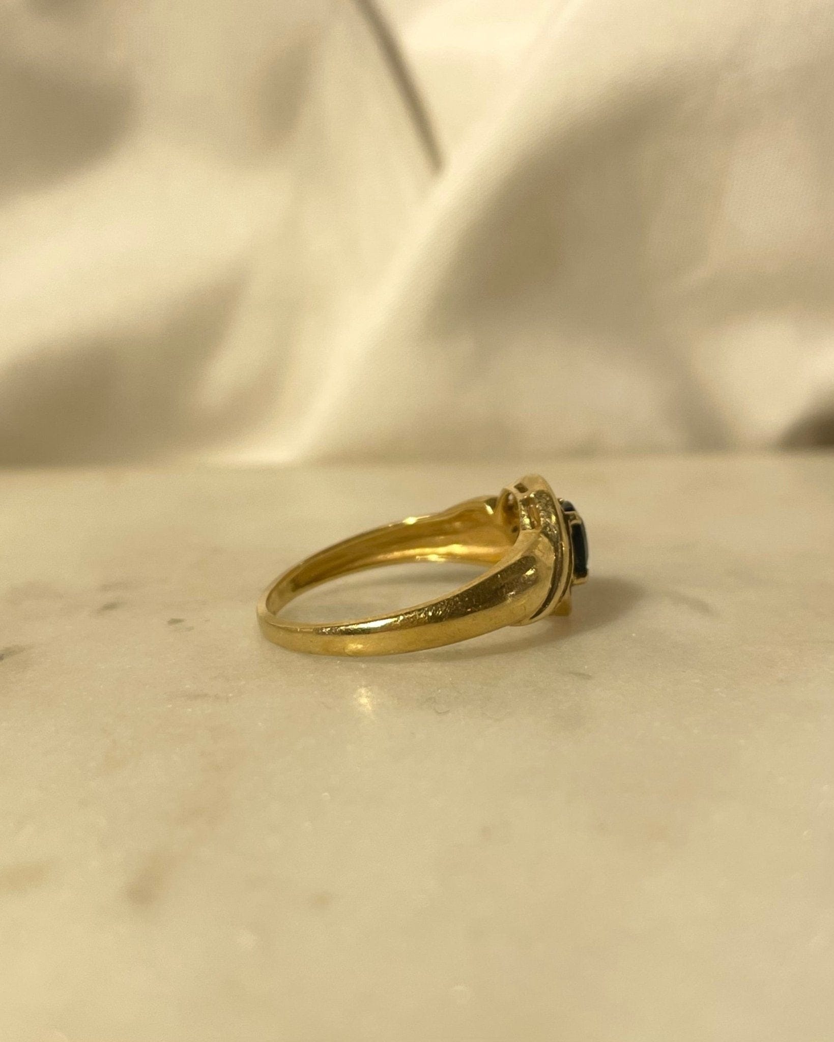 Bague Jonc Tourbillion Saphir 0.42 carat & Diamants "Emelie" - Elliade Paris