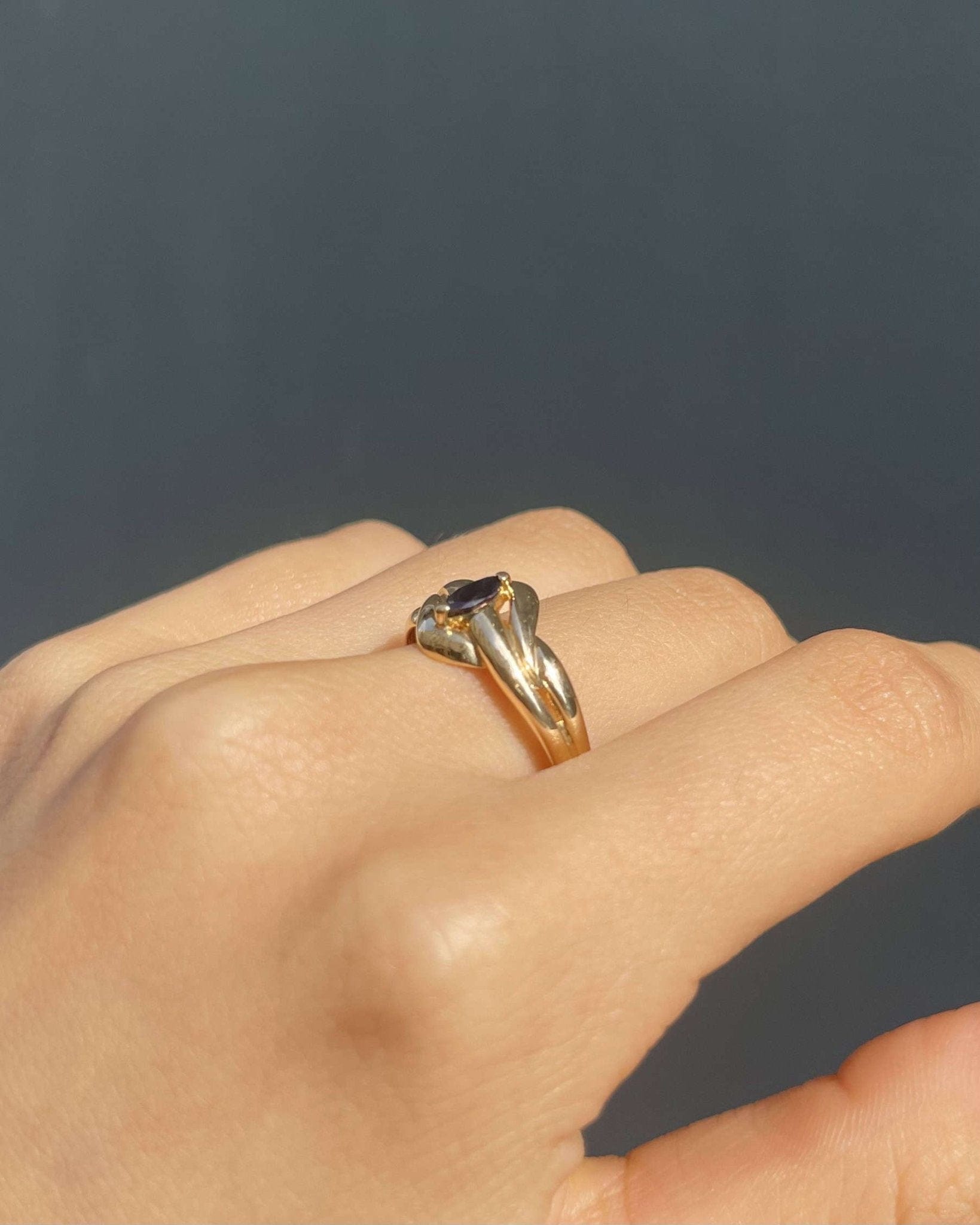 Bague Jonc Tourbillon Saphir "Odine" - Elliade Paris