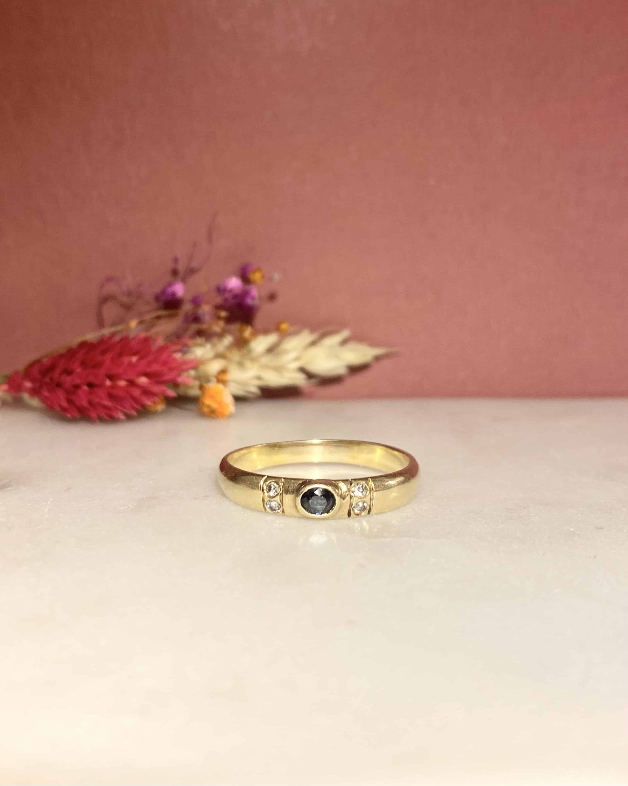 Anillo brazalete de zafiro y diamantes "Stella"