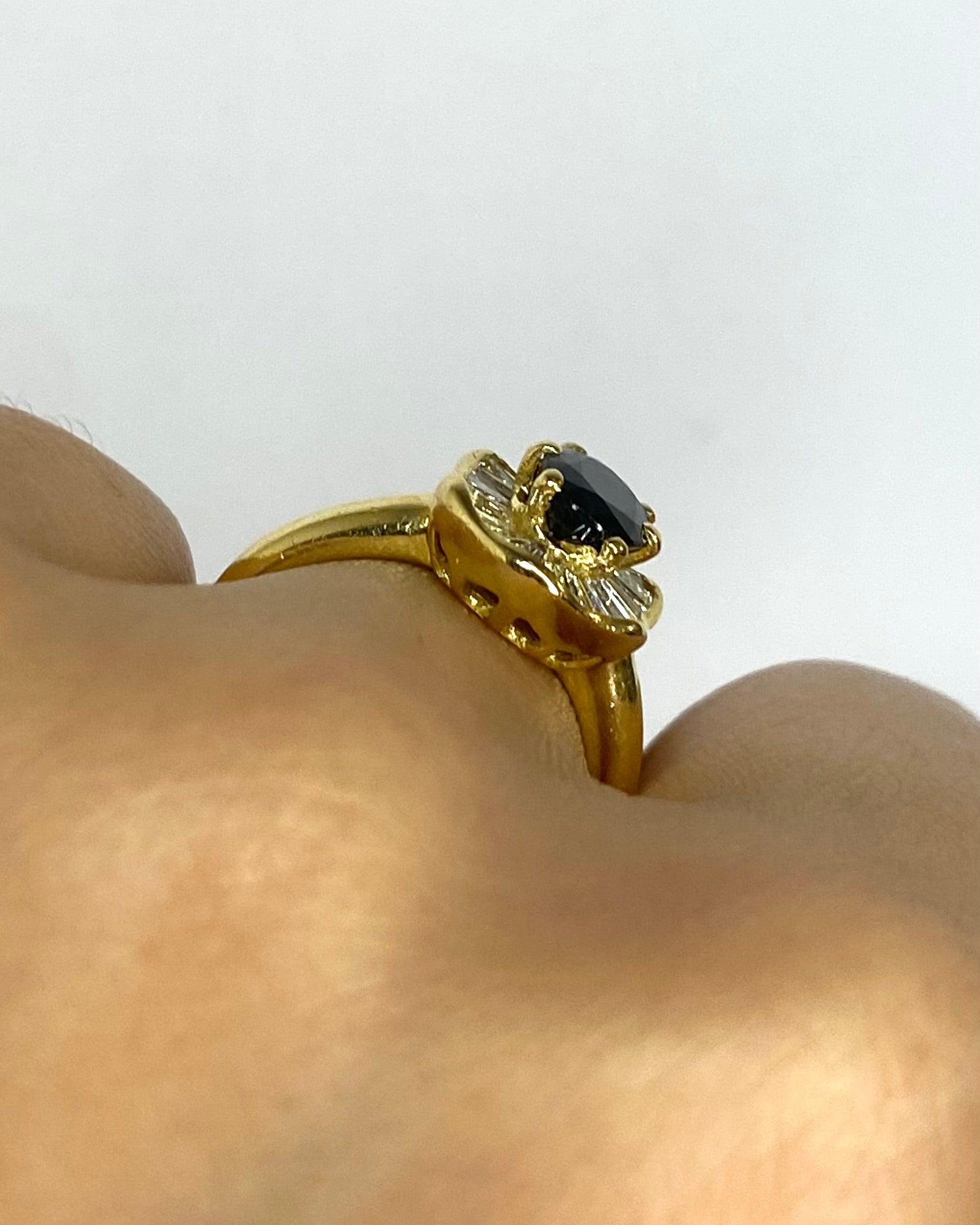 Bague Jupon Saphir 1 carat & Diamants Baguette 0.50 carat "Mélinda" - Elliade Paris