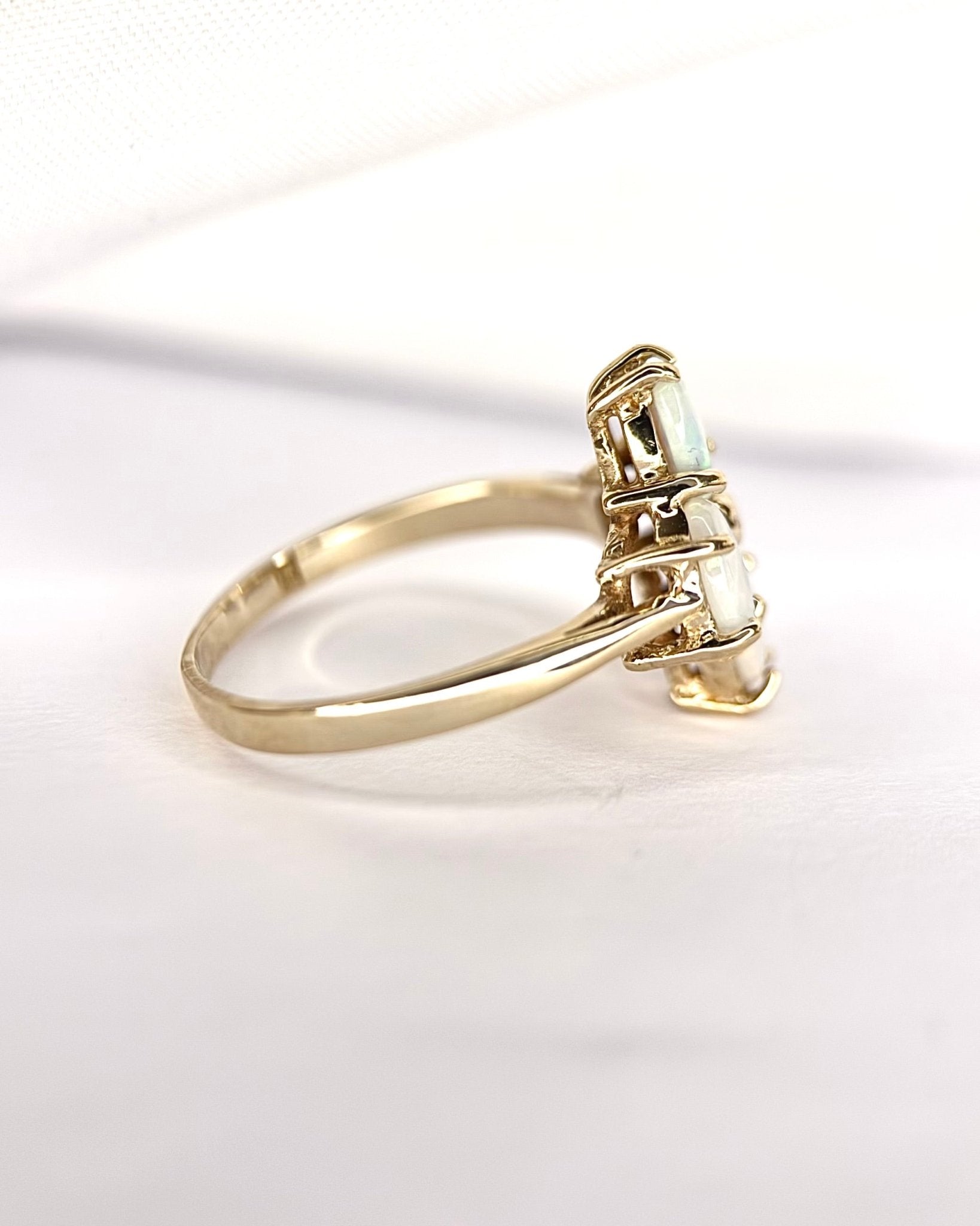 Bague Losange Opales Cabochon 1.08 carat "Amanda" - Elliade Paris