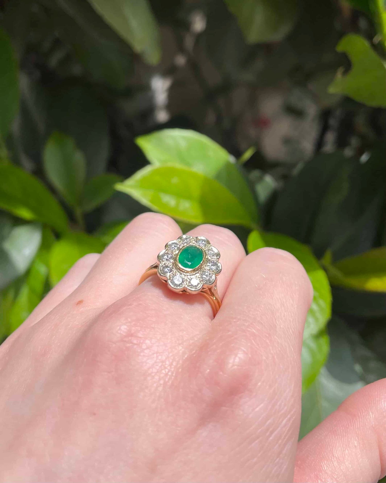 Bague Marguerite Émeraude 0.56 carat & Diamants "Jocelyne" - Elliade Paris